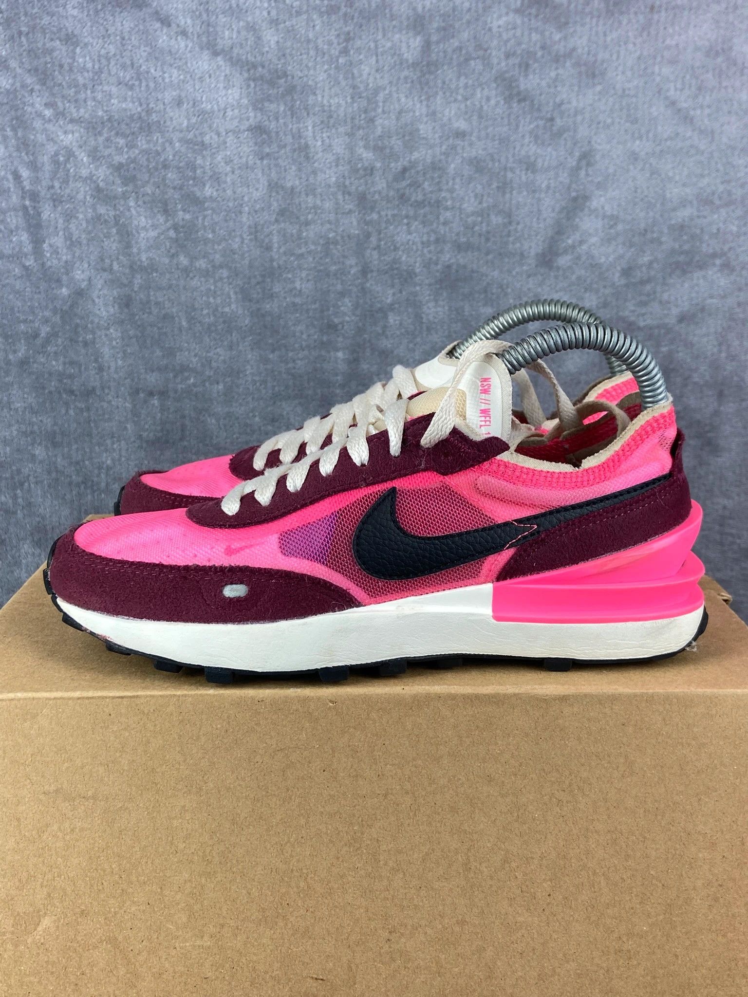Nike Nike pink white running Size US 6 / IT 36 - 2 Thumbnail