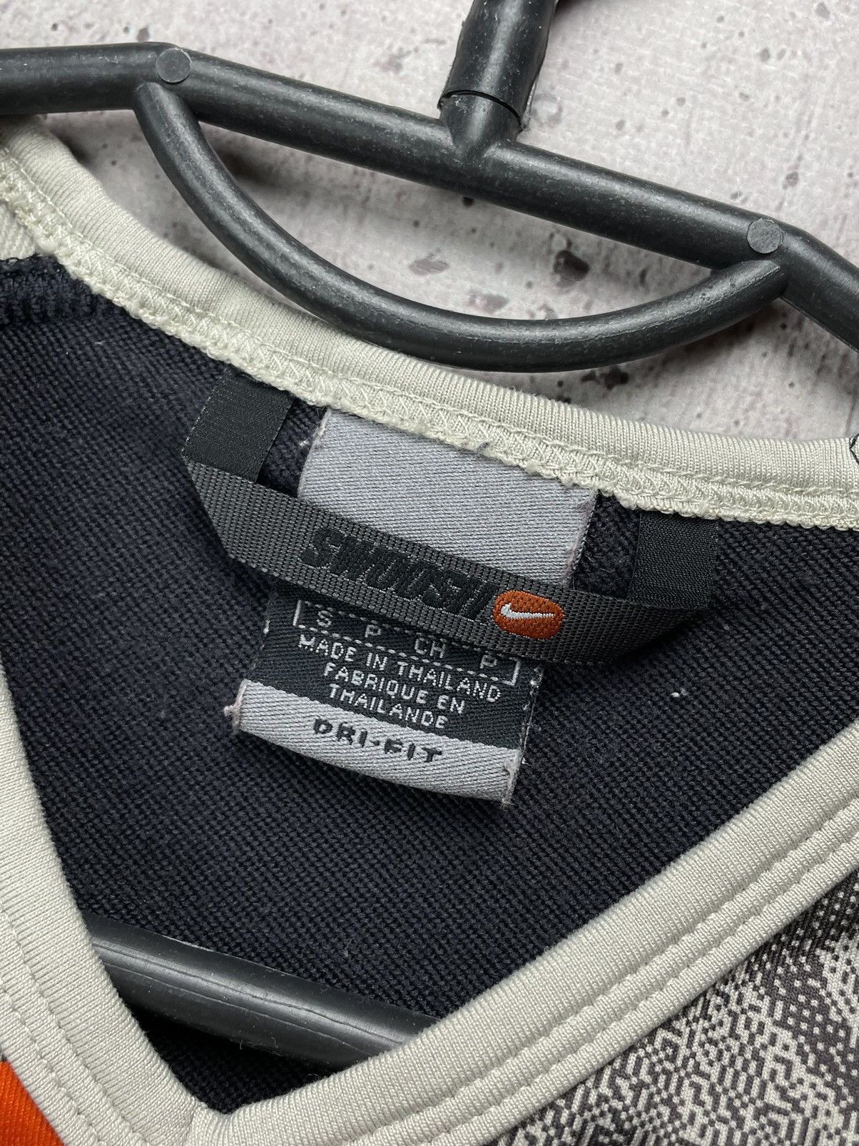 Nike × Vintage Vintage Nike Y2k Swoosh logo Tank Top Size US S / EU 44-46 / 1 - 5 Thumbnail