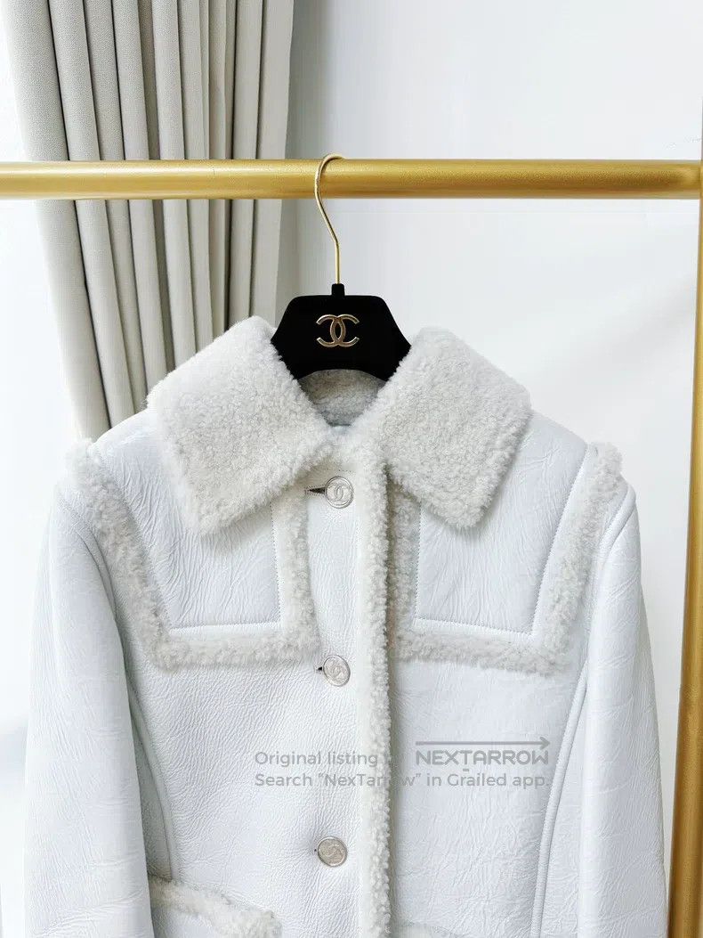 Chanel Chanel 21B white fur all-in-one lapel long-sleeved jacket Size XS / US 0-2 / IT 36-38 - 3 Thumbnail
