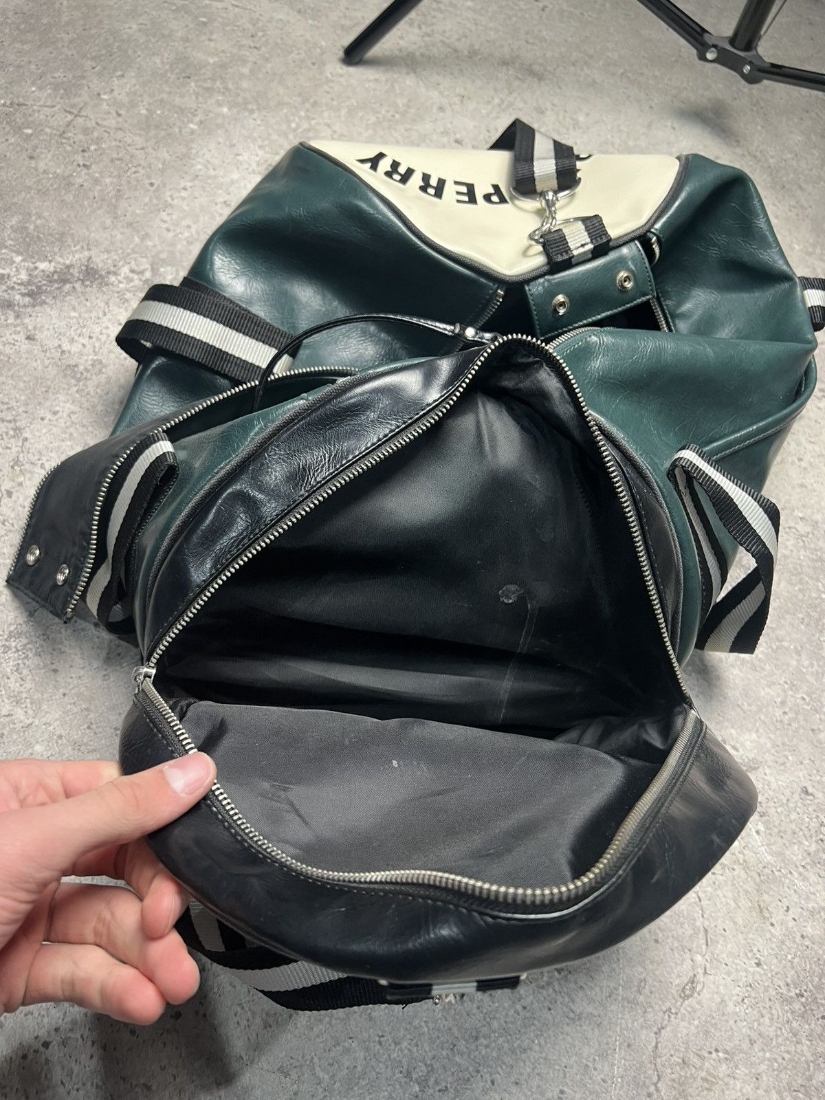 Fred Perry 💥Fred Perry vintage leather bag‼️ Size ONE SIZE - 13 Thumbnail