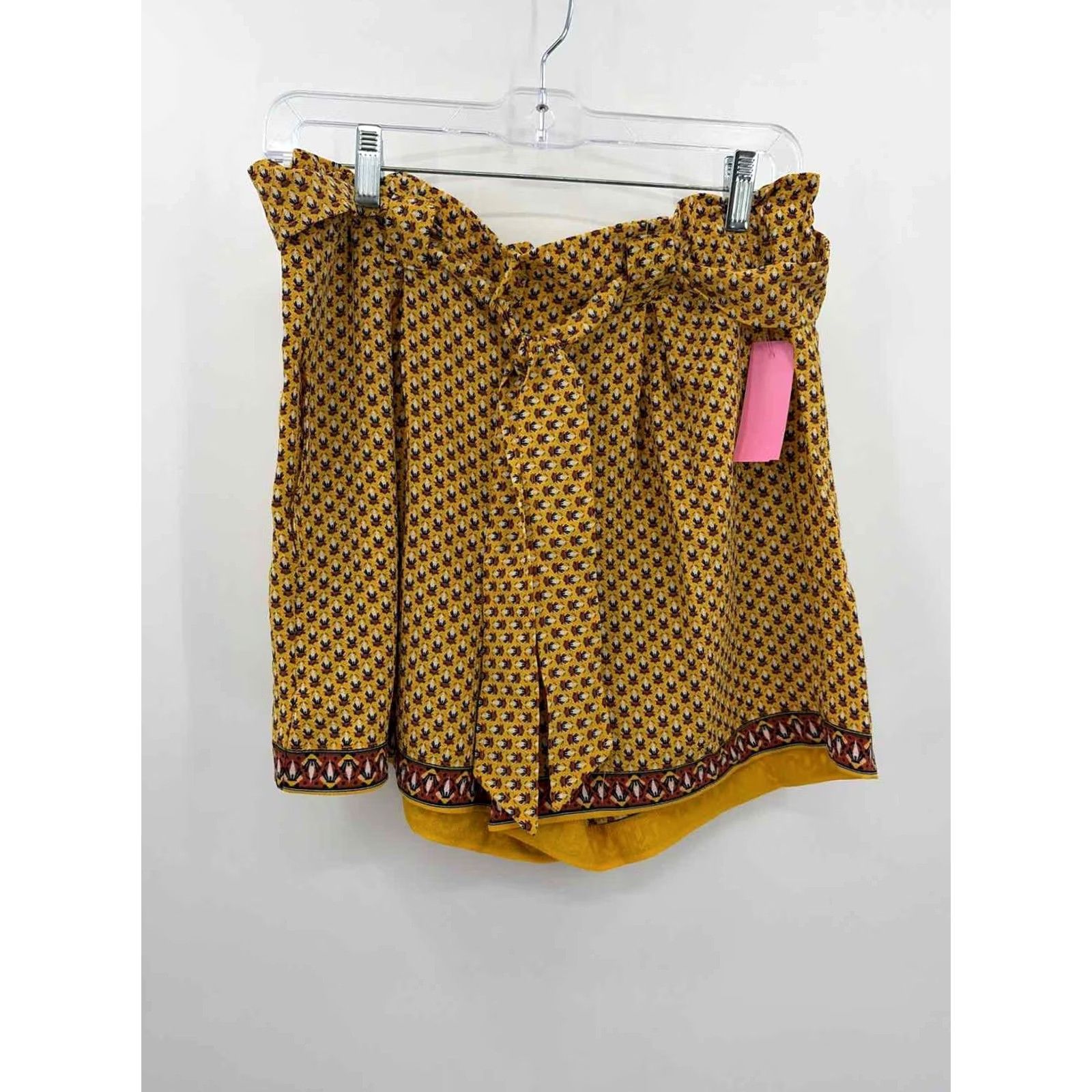Vintage Pre-Owned Max Studio Yellow Size Large Printed Belted Paperbag Shorts Size 36" / US 14 / IT 50 - 2 Thumbnail