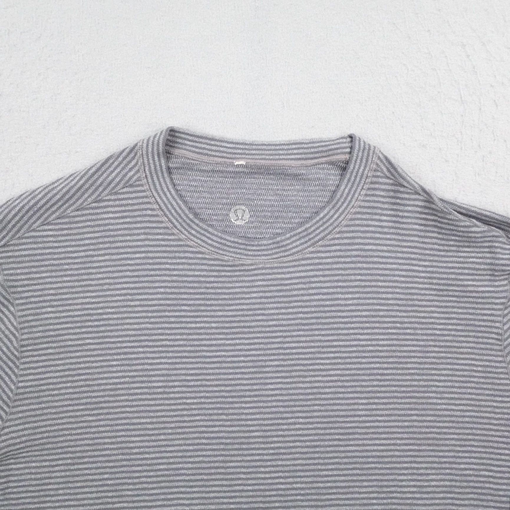 Lululemon Lululemon Sweater Mens Large Gray Stripes Crewneck Pullover Knit Shirt Warmup Shirt Size US L / EU 52-54 / 3 - 2 Thumbnail