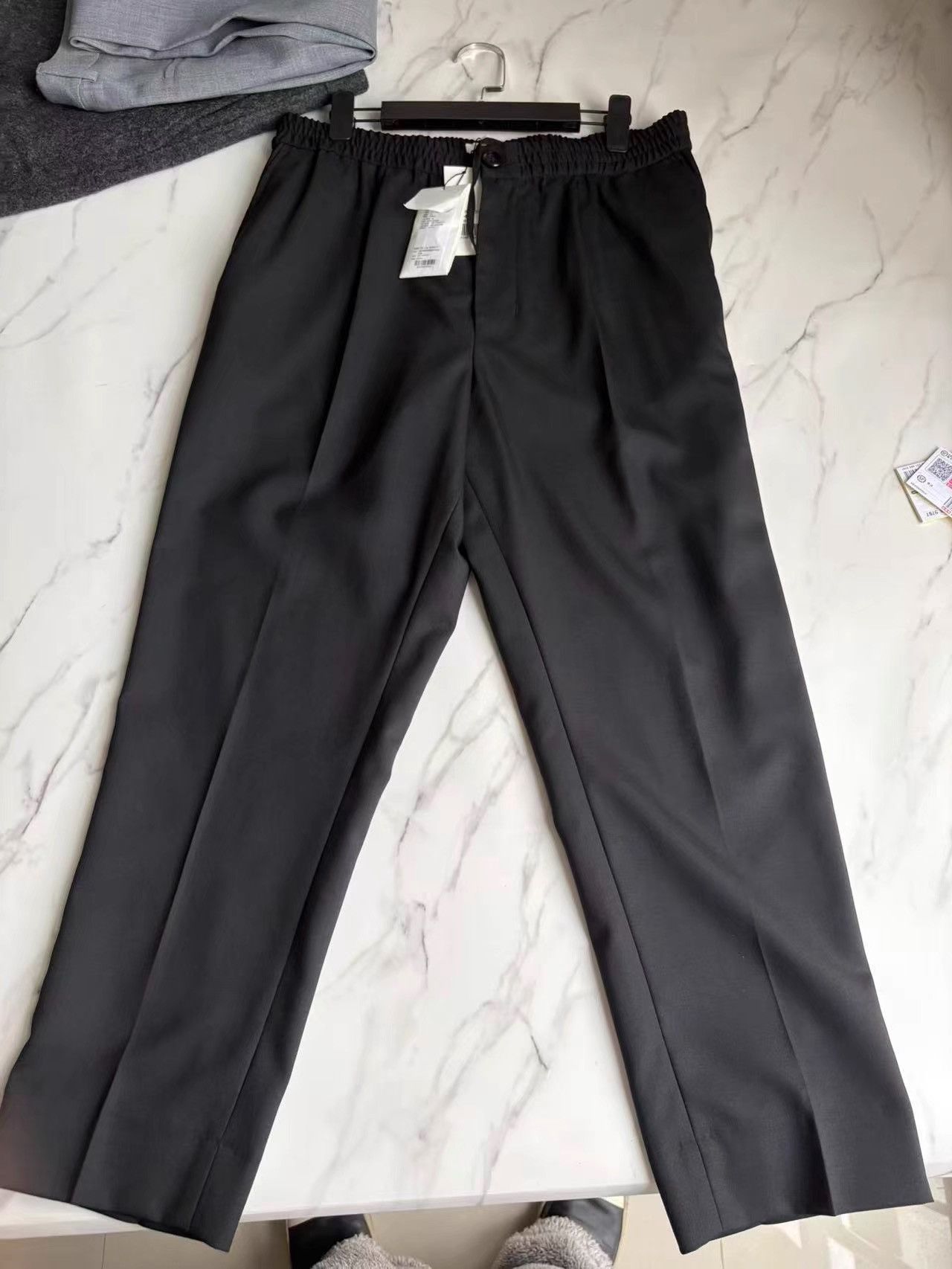 AMI AMI Men's Thin Wool Cropped Casual Pants K33 Size US 42 / EU 58 - 1 Thumbnail