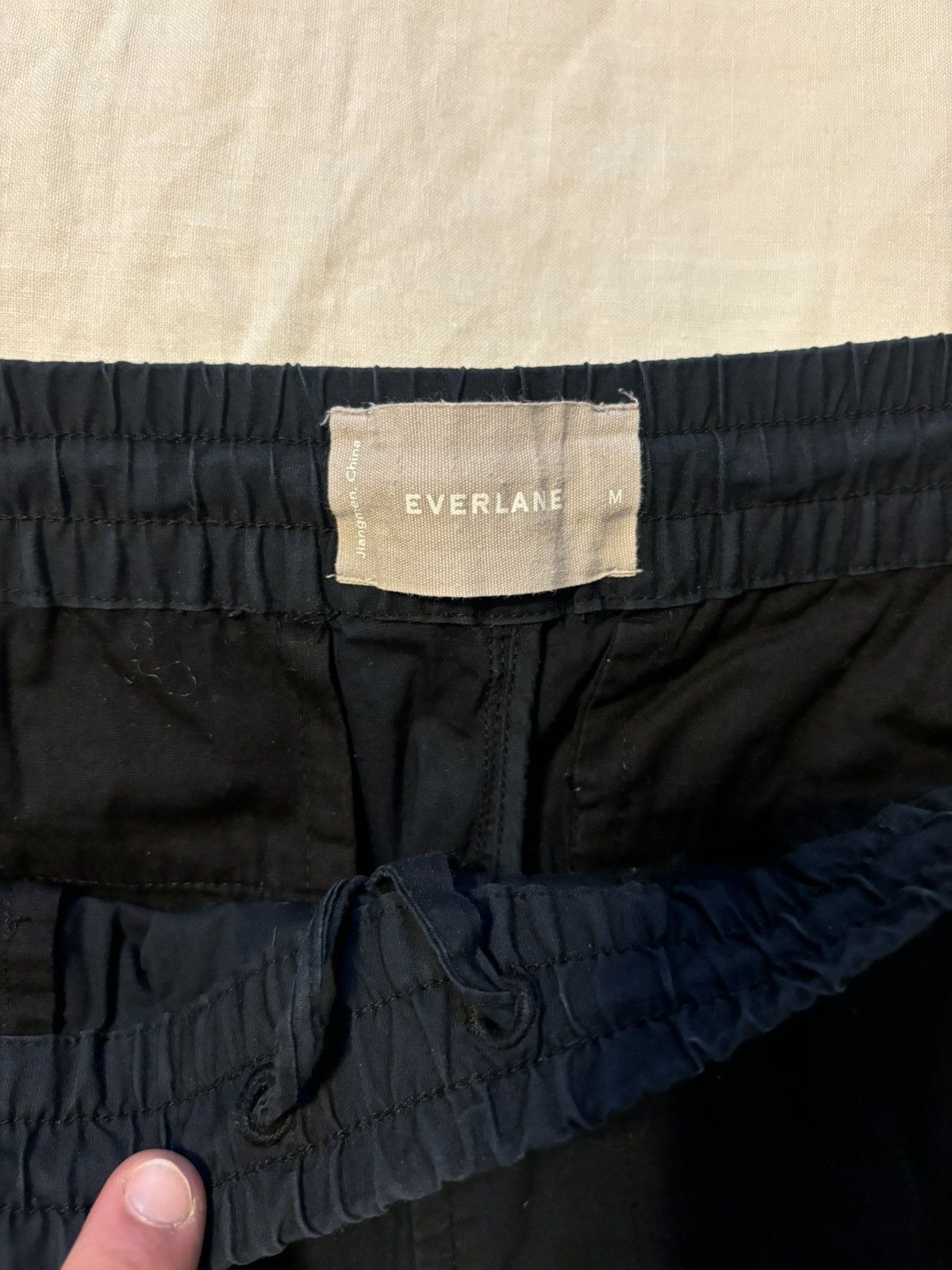 Everlane Black Drawstring Casual Everlane Pants - Size M (32x32) Size US 32 / EU 48 - 5 Thumbnail