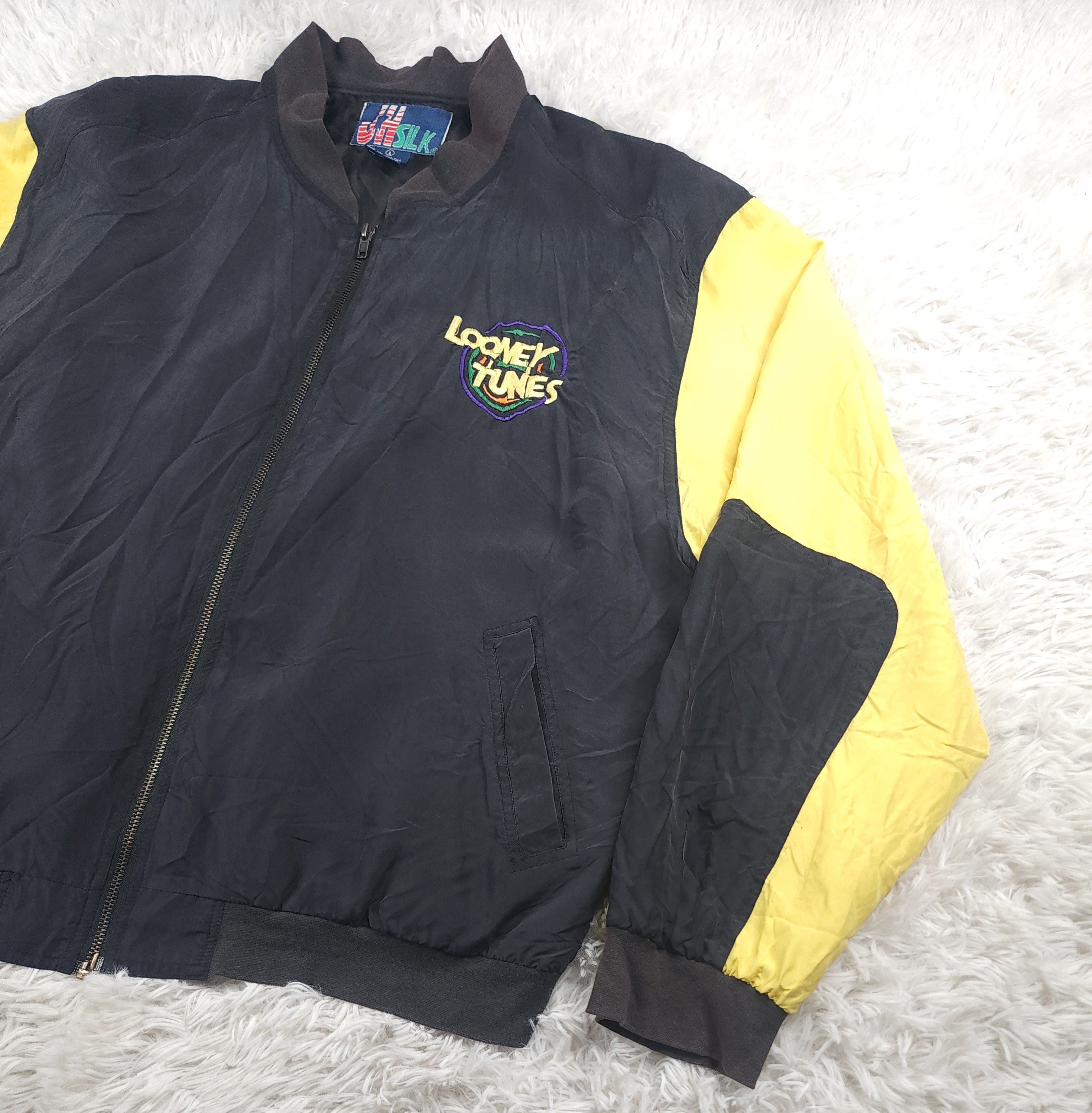 Warner Bros Vintage JH Silk Looney Tunes full zip windbreaker jacket Size US L / EU 52-54 / 3 - 2 Thumbnail