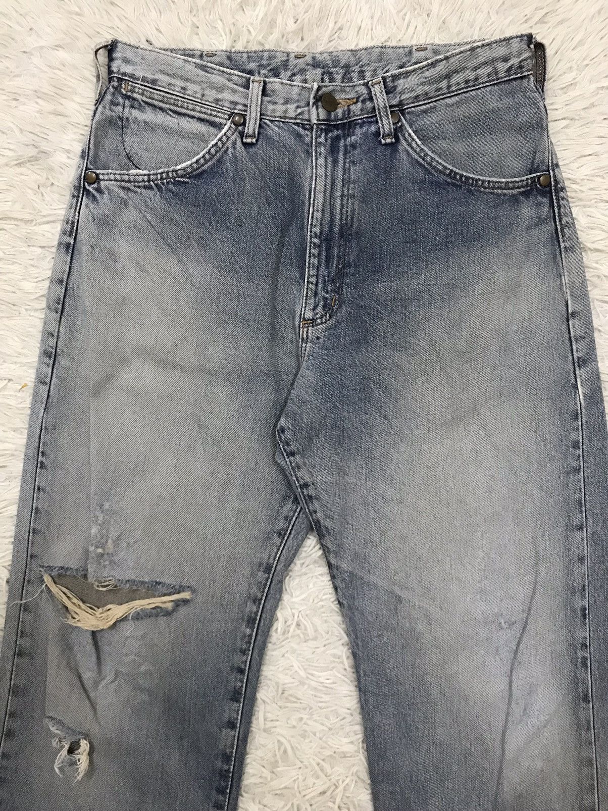 Vintage Vintage Wrangler M1701 Redline Selvedge Distressed Denim Size US 29 - 24 Thumbnail