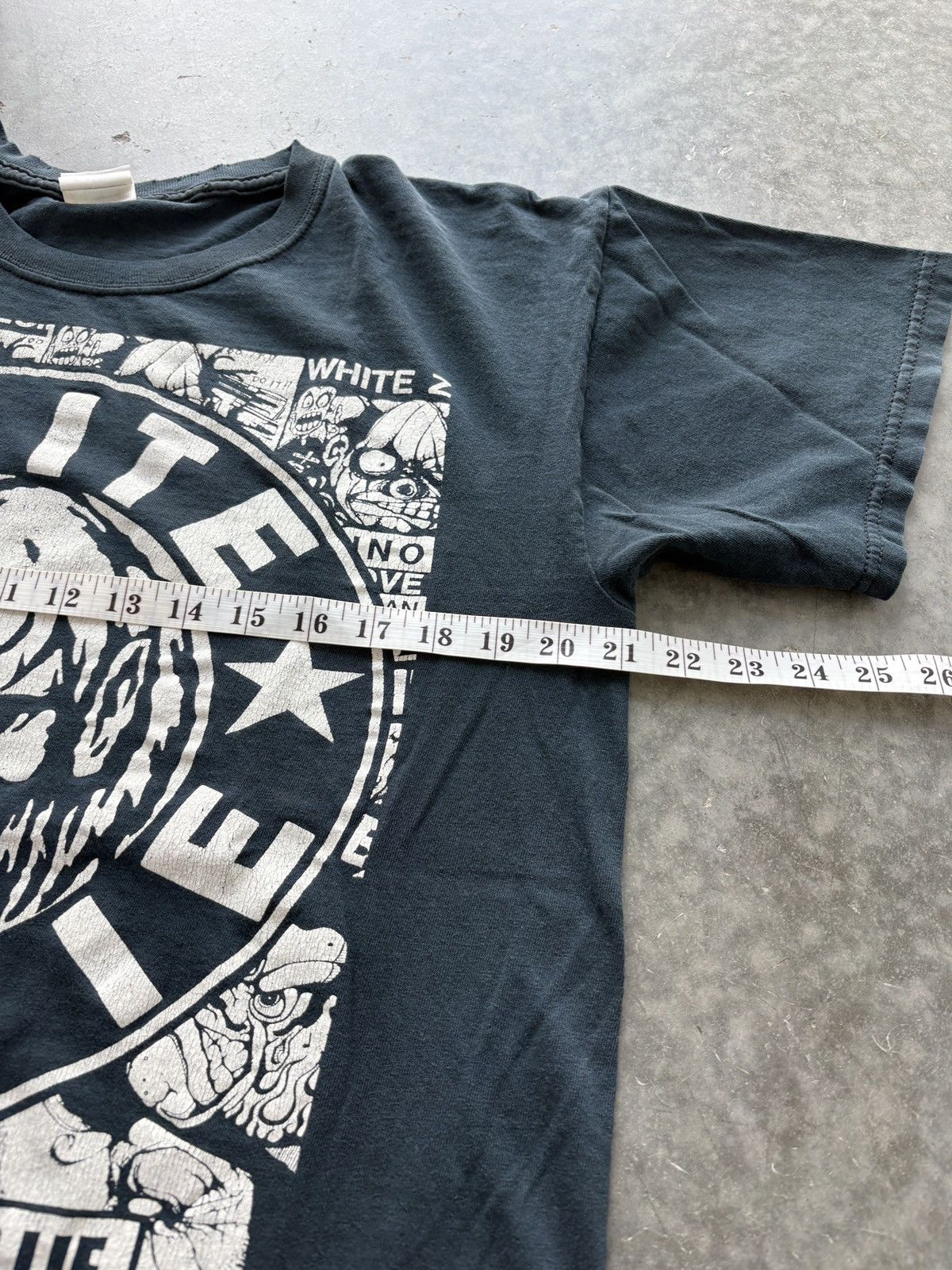 Vintage Vintage Y2K White Zombie Graphic Tee Size US L / EU 52-54 / 3 - 5 Thumbnail