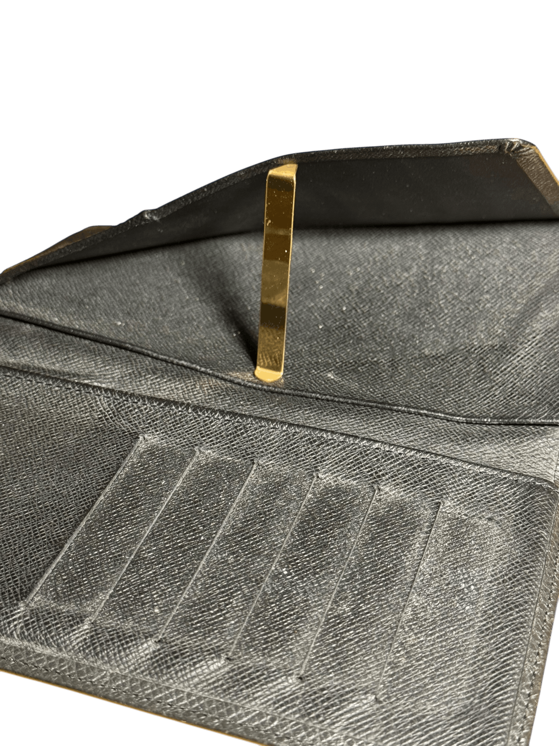 Louis Vuitton Louis Vuitton Genuine Leather Wallet in Excellent Condition. Size ONE SIZE - 6 Thumbnail