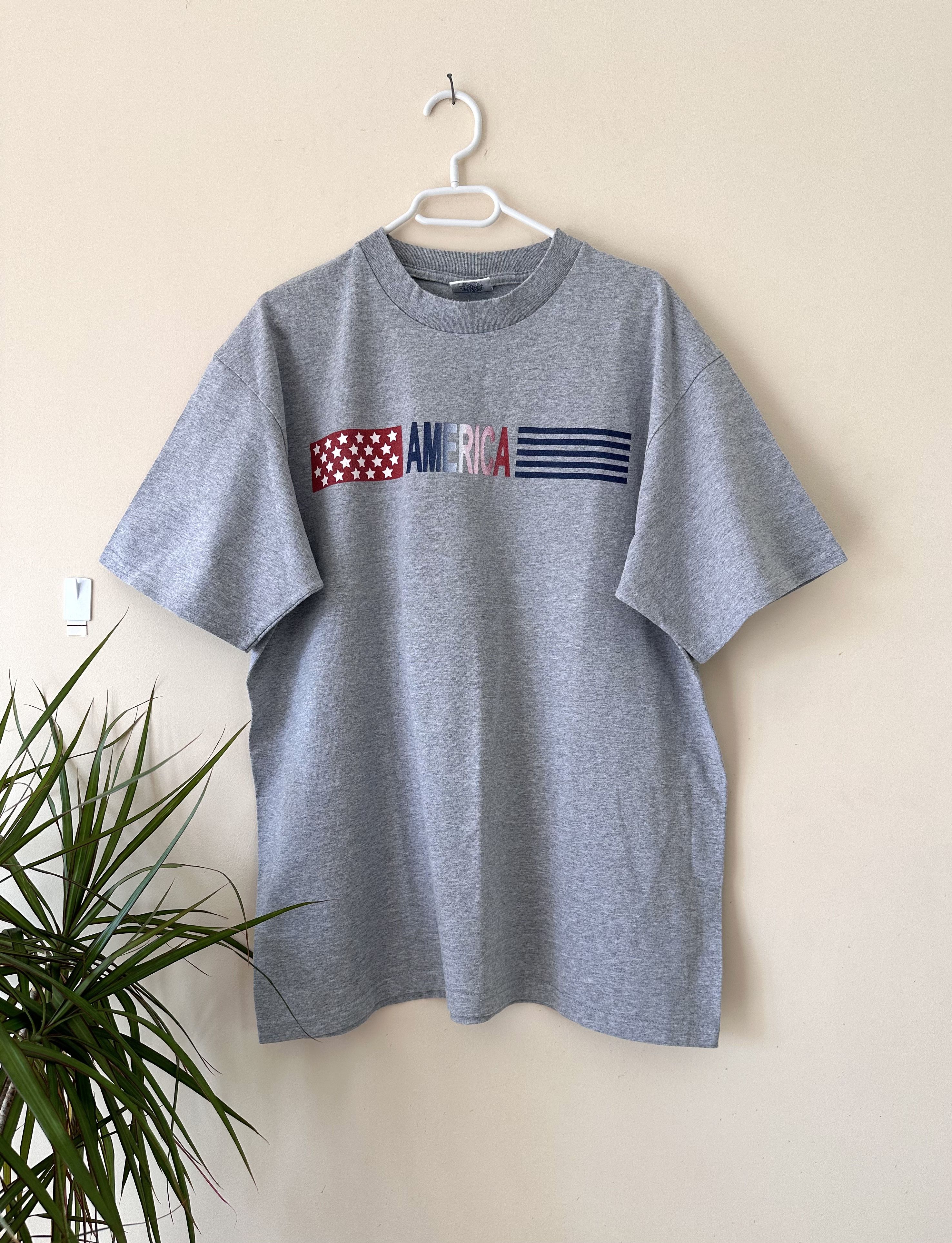 Vintage Vintage Usa America tee 90s nba nhl Size US L / EU 52-54 / 3 - 1 Thumbnail