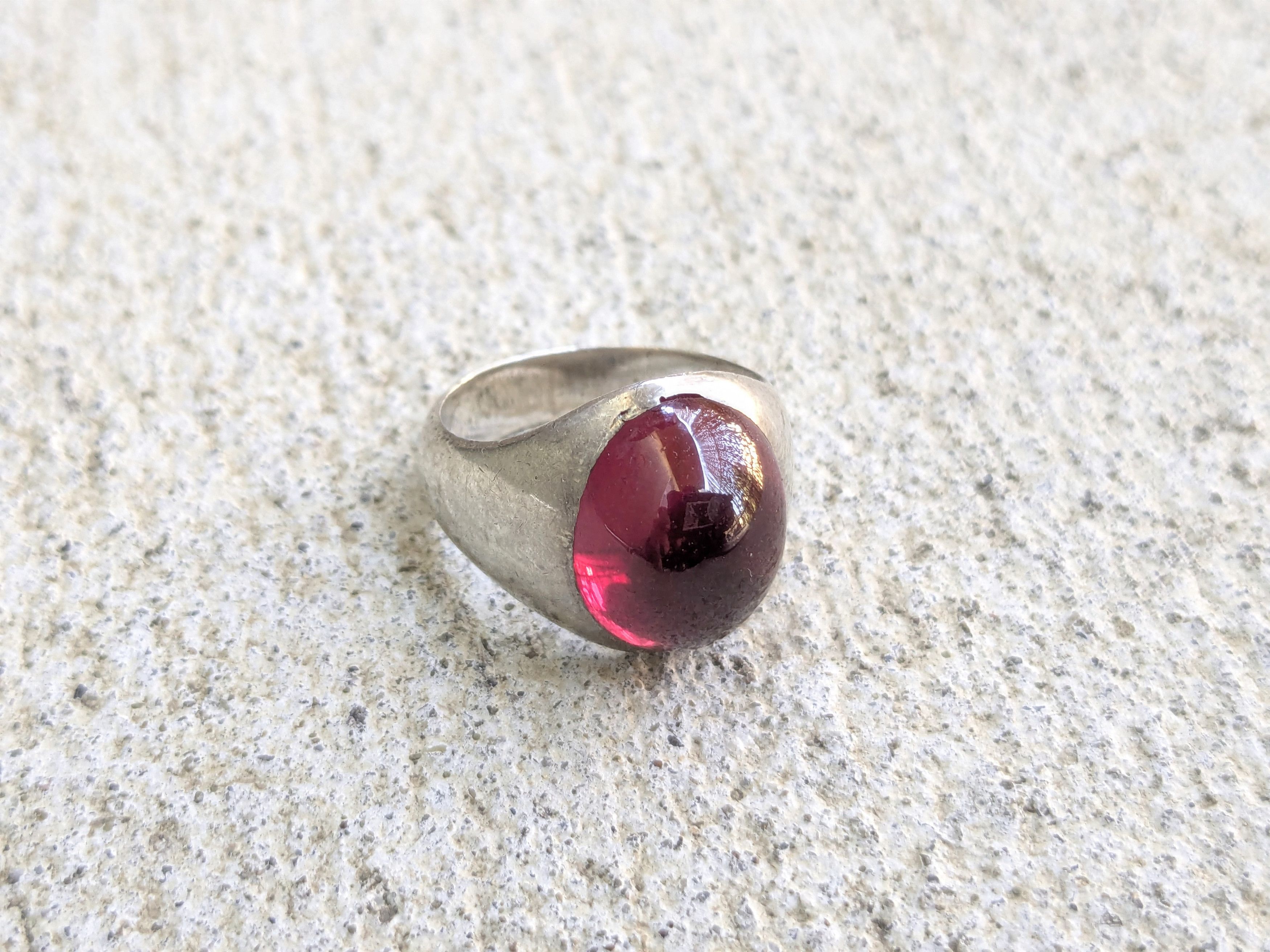 Jewelry Vintage Sterling Silver Ring Red Glass Oval Cabochon 7 Size ONE SIZE - 1 Thumbnail