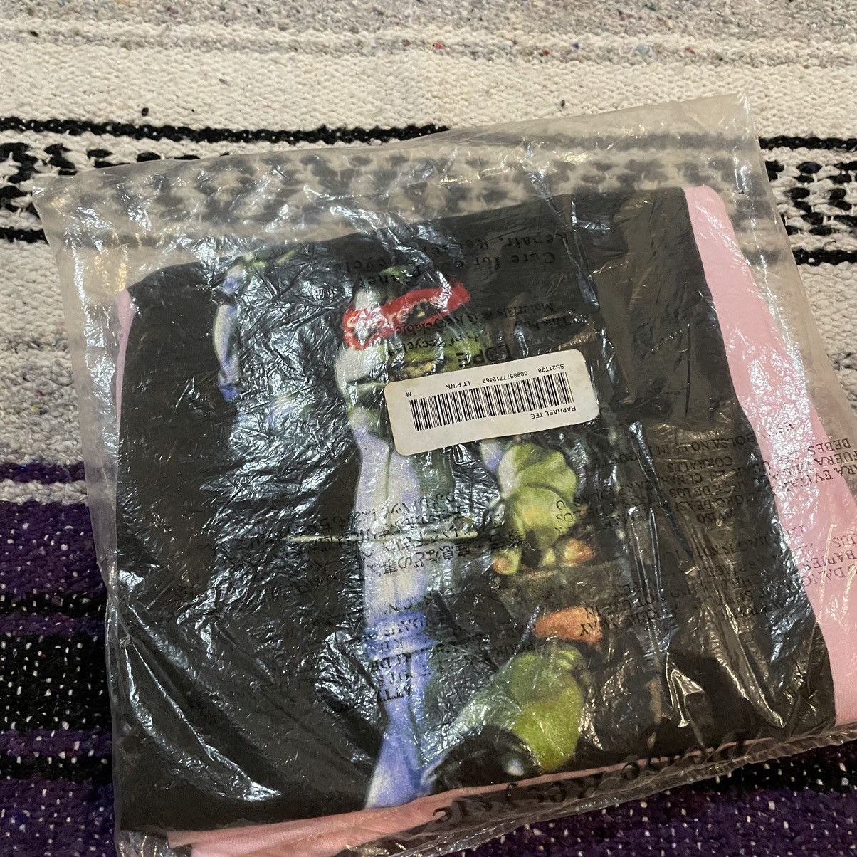 Supreme Supreme Raphael TMNT Pink Size M Deadstock NWT 2021 Size US M / EU 48-50 / 2 - 3 Thumbnail