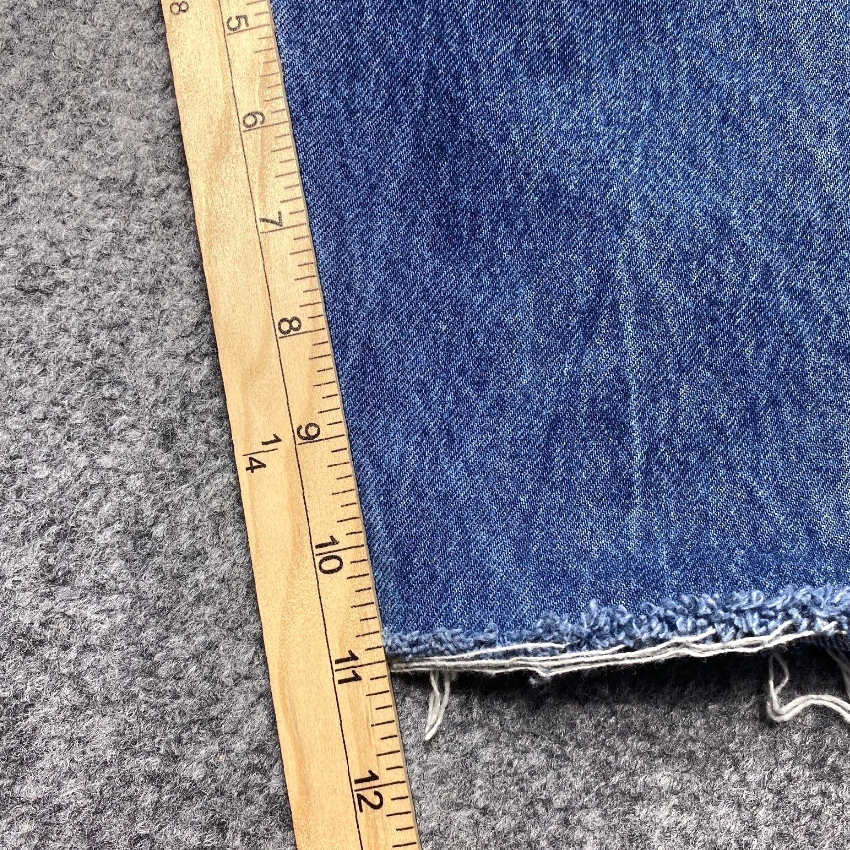 Levi's Levi's 501 Denim Shorts Mens 42 Blue Straight Fit Button Fly Cutoff Raw Hem Bermuda Casual 501s Mens Size US 42 / EU 58 - 4 Thumbnail