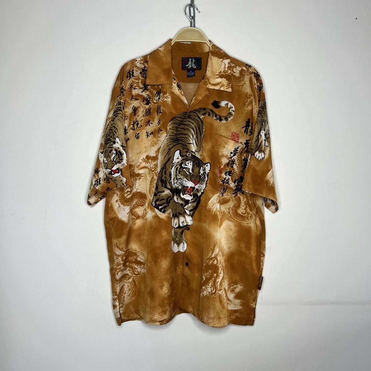 Japanese Brand × Vintage Vintage Japanese Crazy Shirt Tiger Summer Overprint 90s Size US XL / EU 56 / 4 - 1 Thumbnail