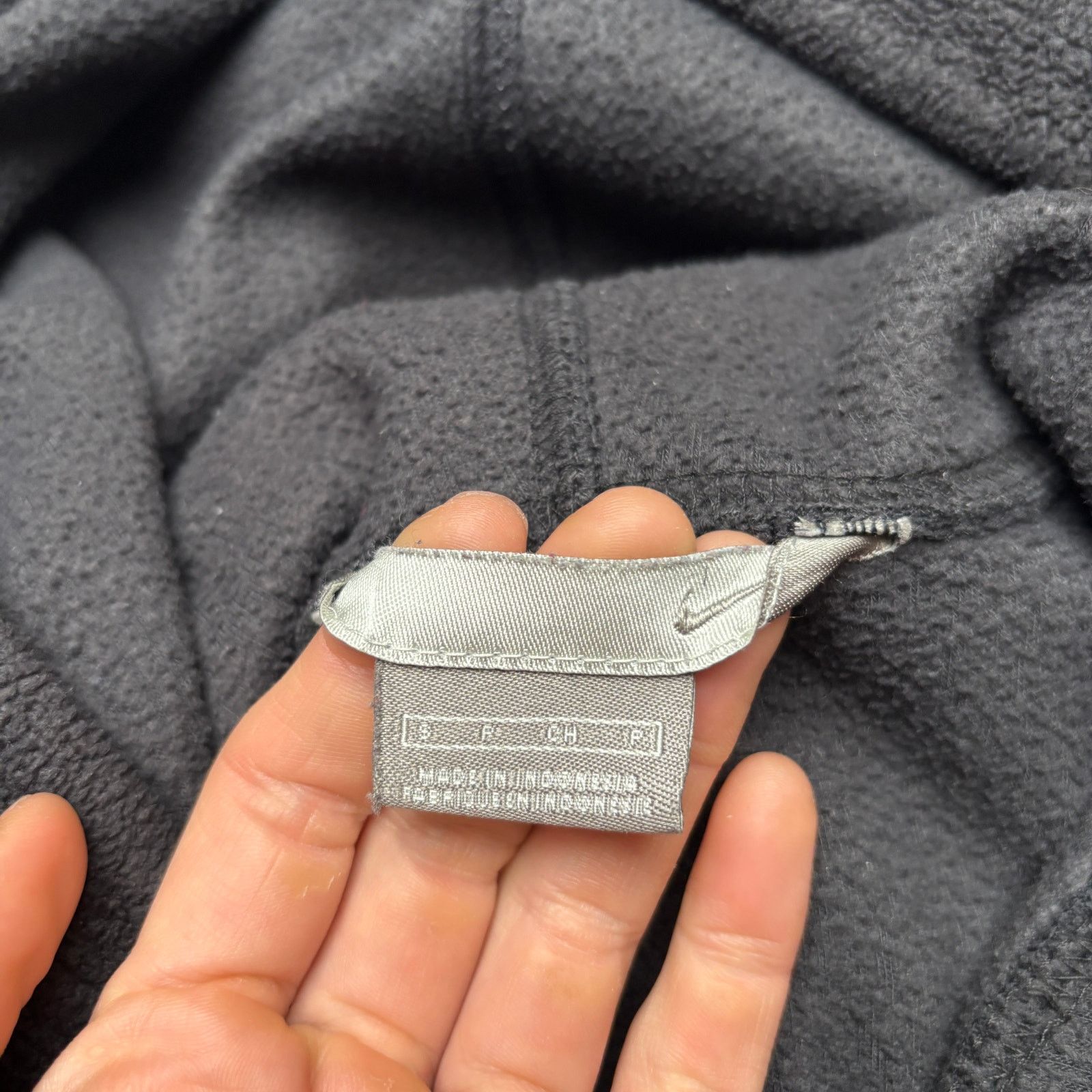 Nike × Vintage Vintage Y2K Nike Silver Tag Spellout Fleece Hoodie Men's S Size US S / EU 44-46 / 1 - 4 Thumbnail