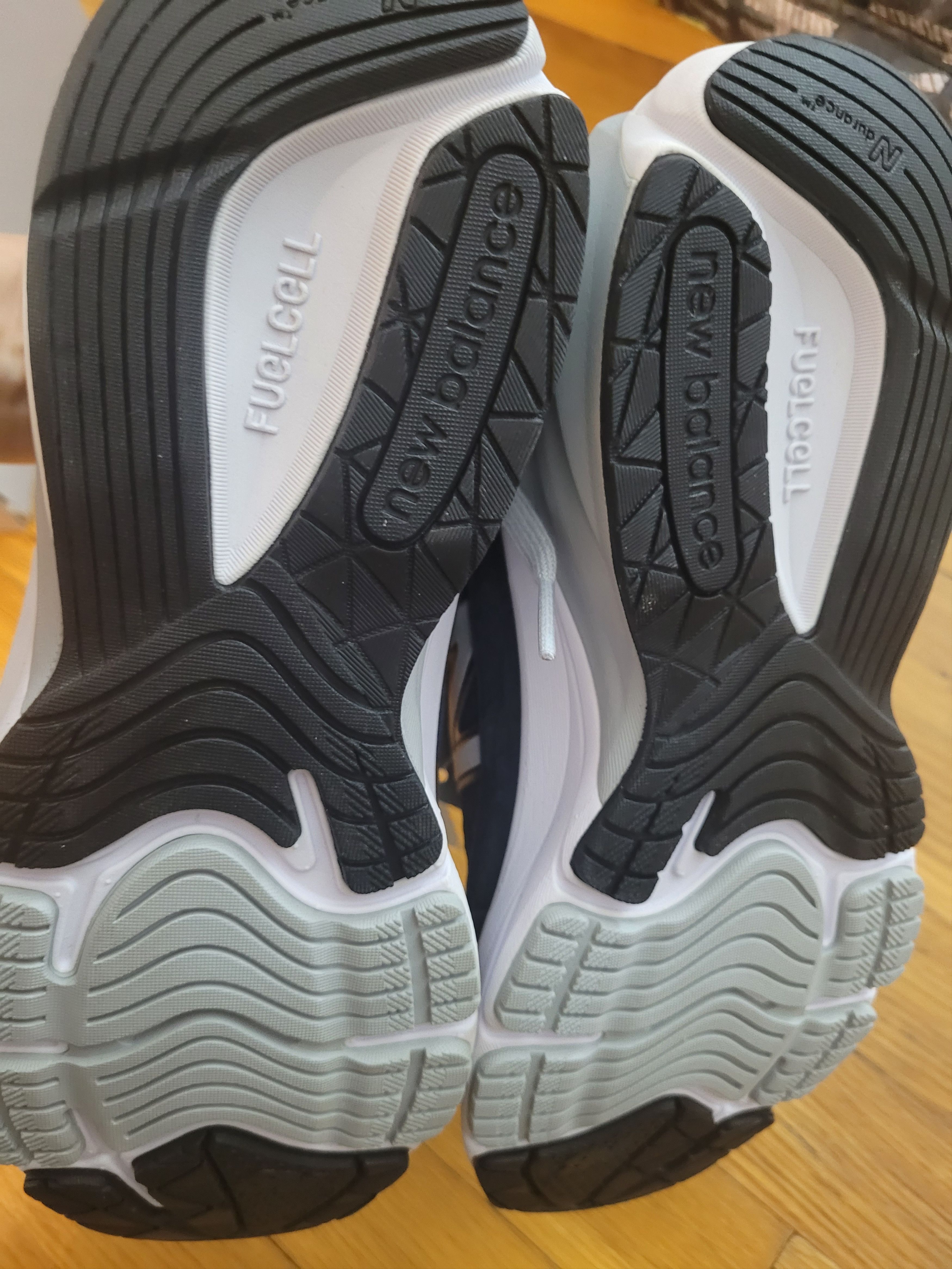 New Balance M990NV6 Size US 7.5 / EU 40-41 - 3 Thumbnail