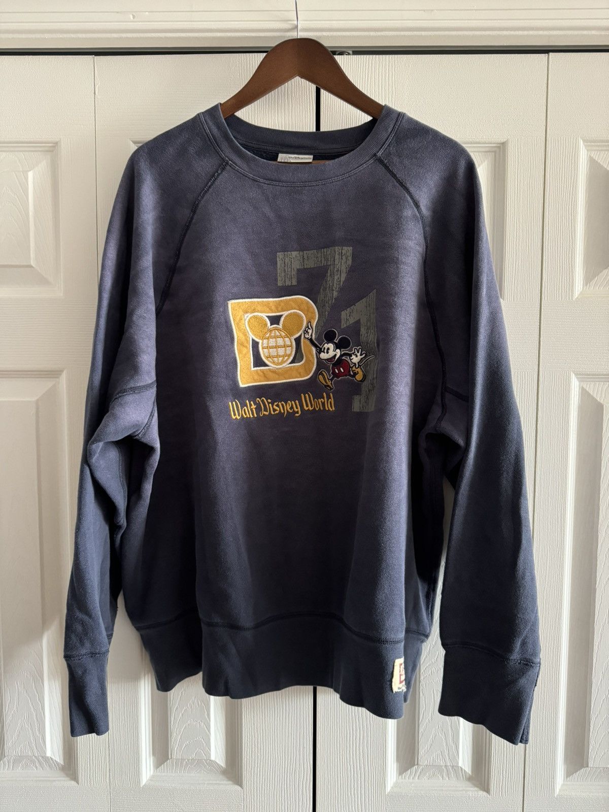 Disney × Vintage 40th anniversary embroidered disney world crewneck Size US XL / EU 56 / 4 - 1 Thumbnail