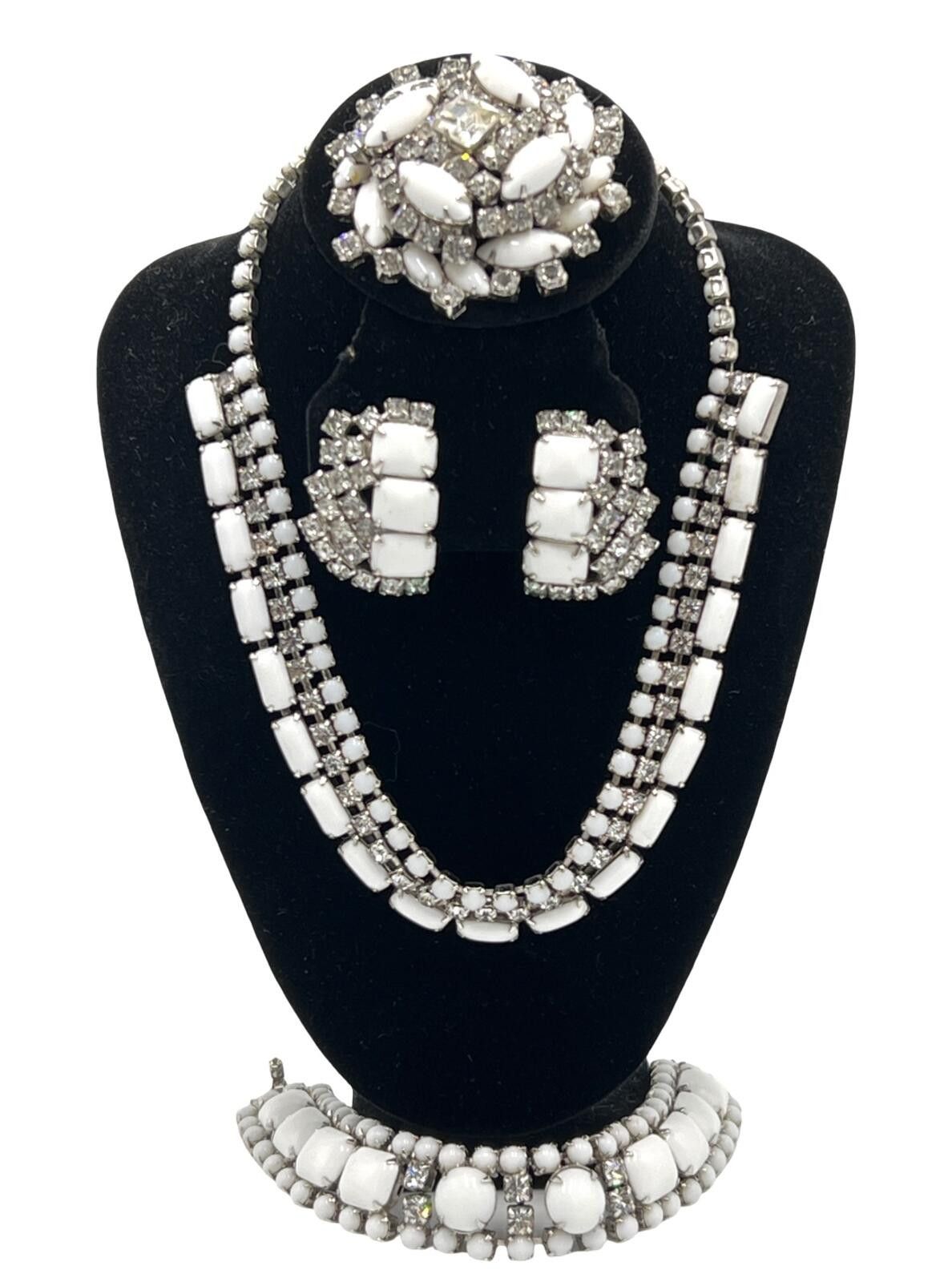 Other Silvertone Milk Glass Parure 4-pc Matched Jewelry Set Size ONE SIZE - 1 Thumbnail
