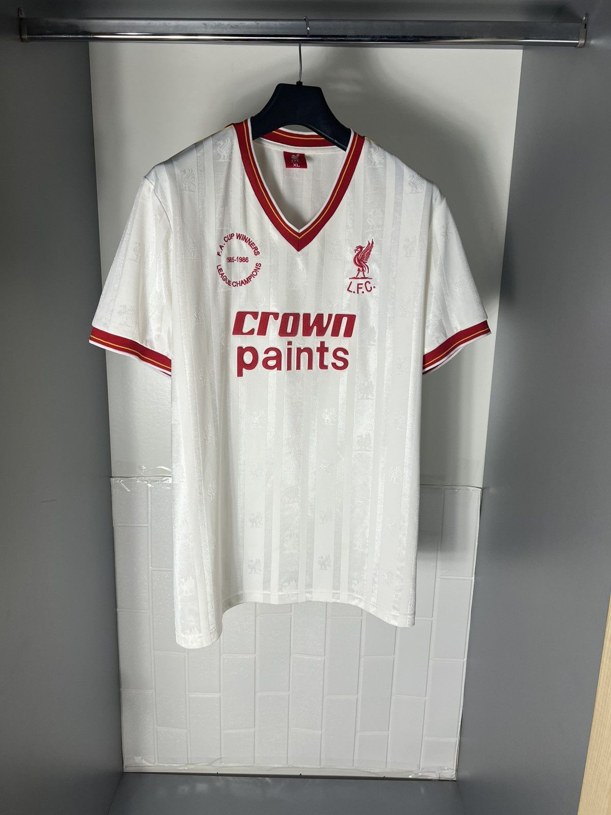 VERY RARE FC LIVERPOOL ENGLAND RETRO SOCCER JERSEY BLOKECORE