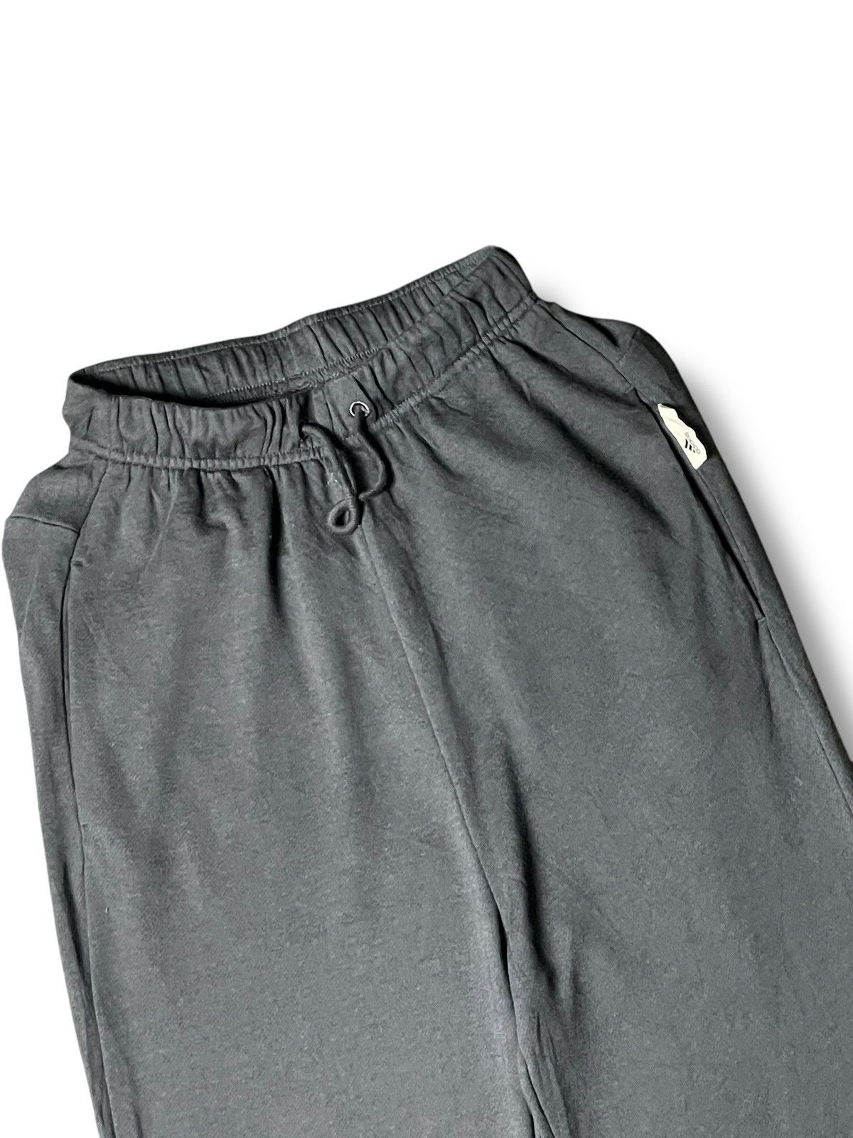 Adidas × Vintage Adidas Men’s Joggers & Sweatpants (66) Size US 26 / EU 42 - 2 Thumbnail