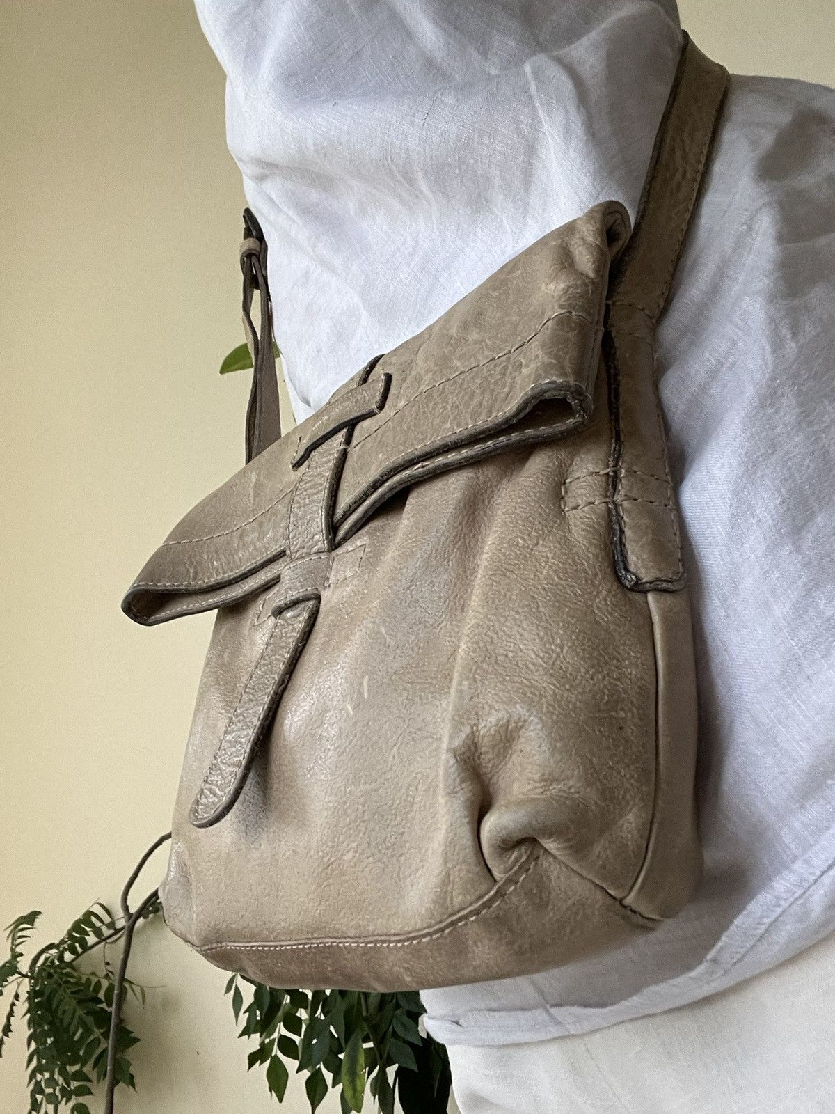Frye Frye Artisan Fold Leather Bag Size ONE SIZE - 8 Thumbnail