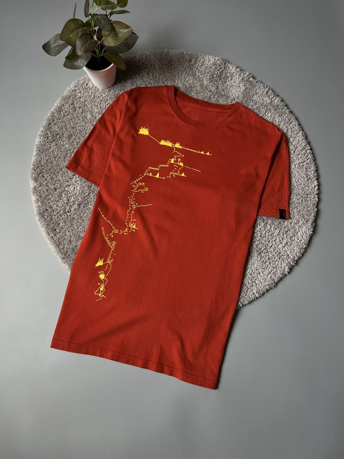 Arc'teryx × Vintage Vintage Arc'teryx Big Logo T-Shirt Size US M / EU 48-50 / 2 - 1 Thumbnail