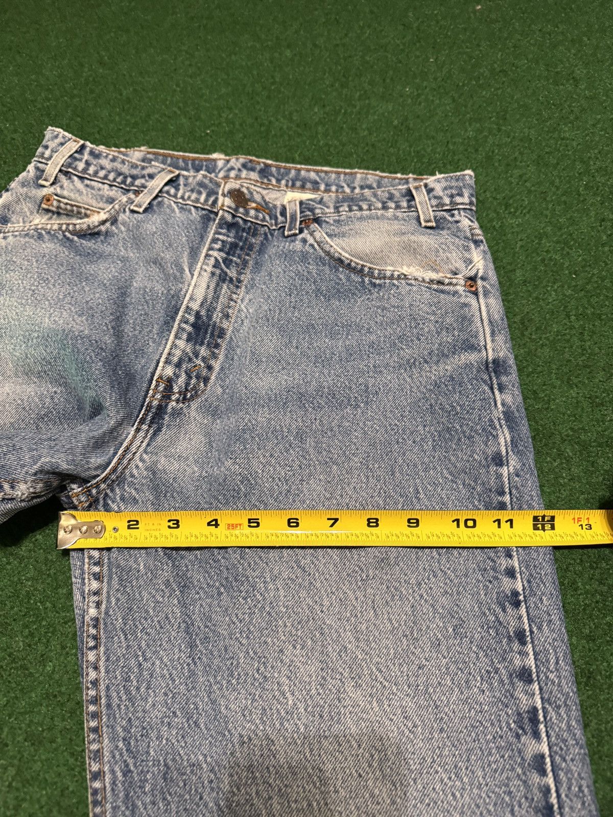 Levi's Vintage Clothing Vintage 90s Levi’s 505 Light Wash Distressed 32x34 Jeans Size US 32 / EU 48 - 10 Thumbnail