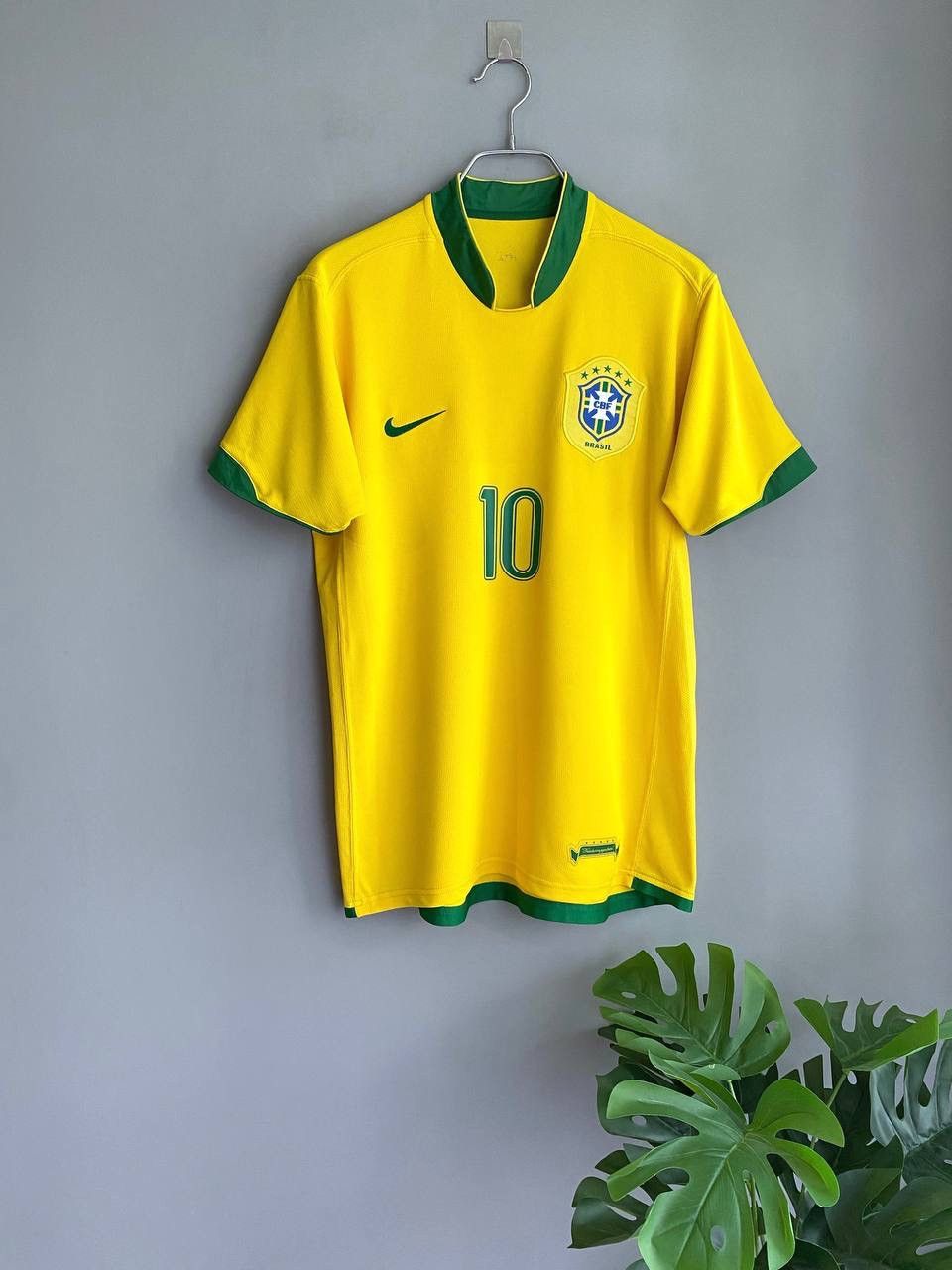 Nike Brazil National Team 2006 Soccer Jersey #10 RONALDINHO, M Size US M / EU 48-50 / 2 - 1 Thumbnail