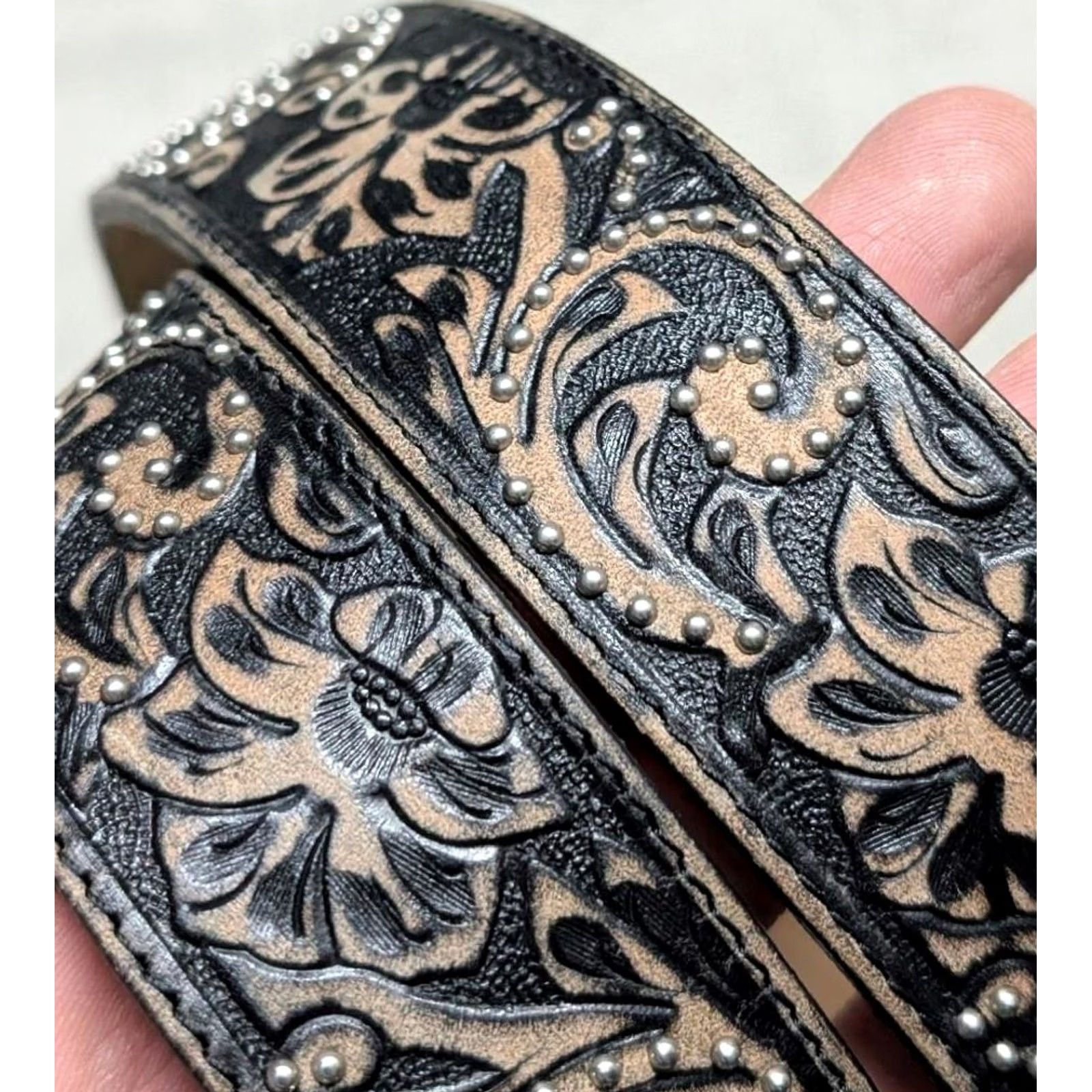 Vintage VINTAGE Justin belt Tooled studded western belt 30 black tan cowhide leather buckled belt Men Size 30 - 2 Thumbnail