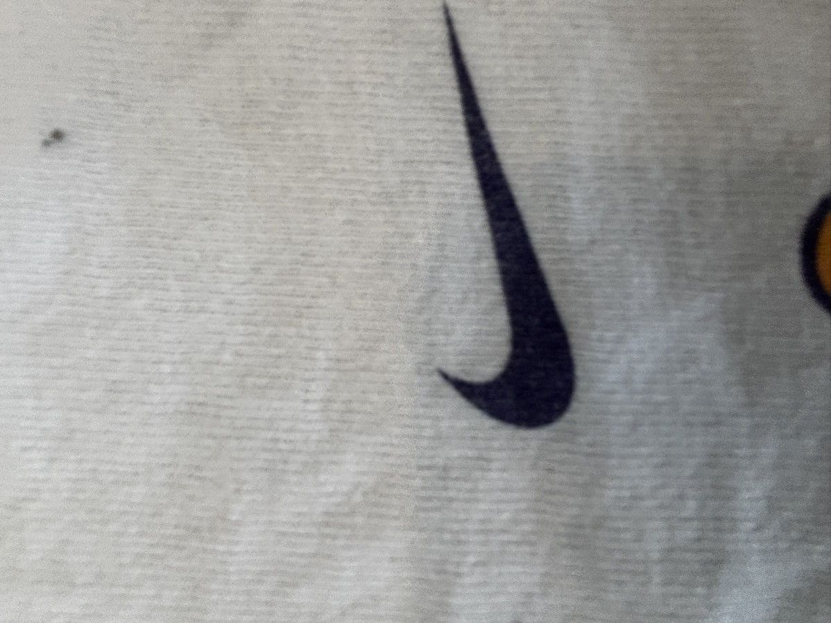 Nike Nike 2002 Kobe Bryant Lakers tee Size US L / EU 52-54 / 3 - 5 Thumbnail