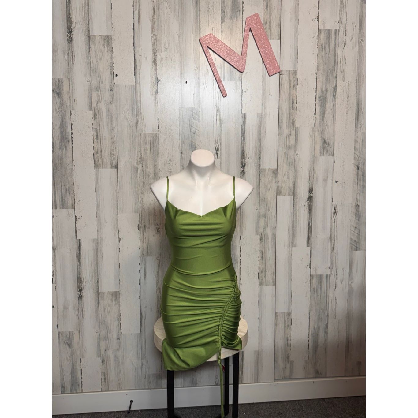 Other Inspired Hearts Green Satin Ruched Side Bodycon Dress – Size Size M / US 6-8 / IT 42-44 - 1 Thumbnail