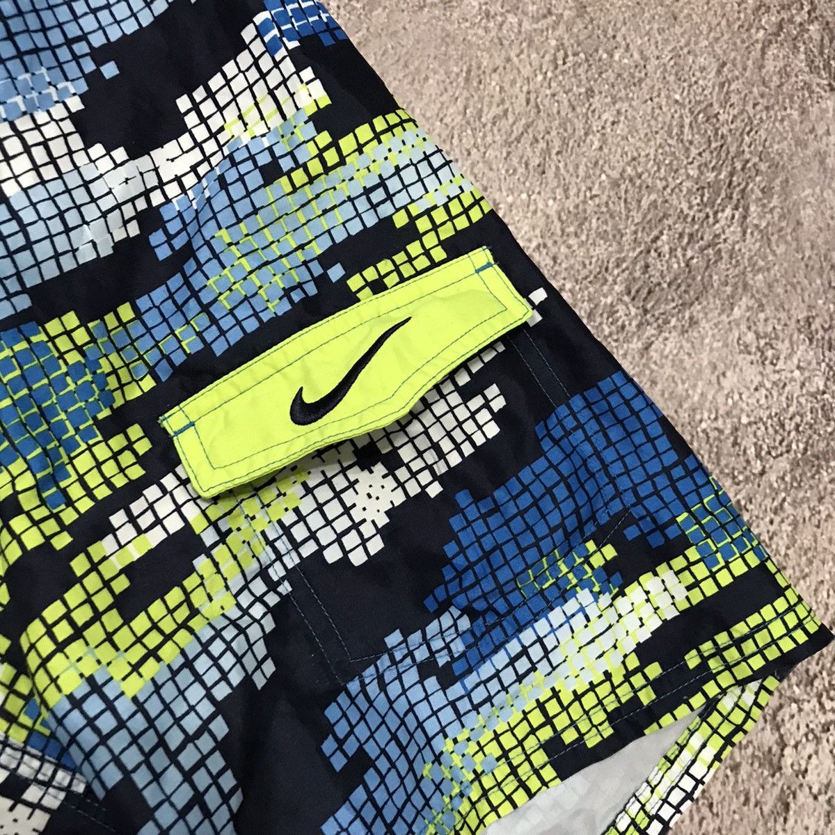 Vintage Y2K Nike Pixel Abstract Baggy Cargo Shorts Skate Bleached 30 Size US 30 / EU 46 - 2 Thumbnail