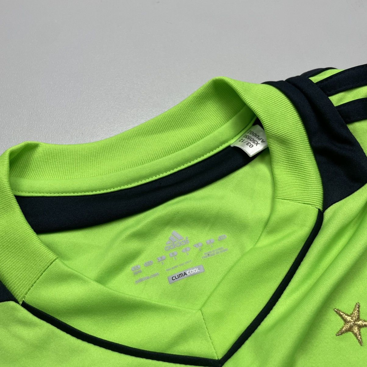 Vintage Vintage 2012-13 Ajax Amsterdam Adidas Training Jersey Size US M / EU 48-50 / 2 - 4 Thumbnail