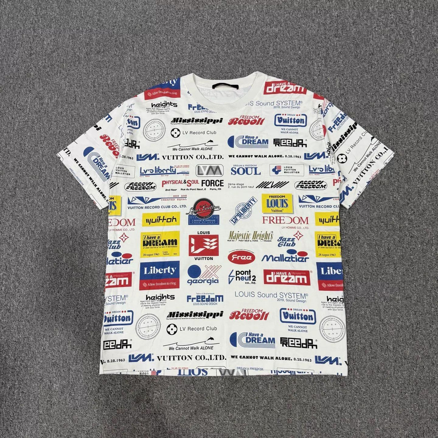 Louis Vuitton LOUIS VUITTON LV All-Over Logo Print Short Tee L Size US L / EU 52-54 / 3 - 1 Thumbnail