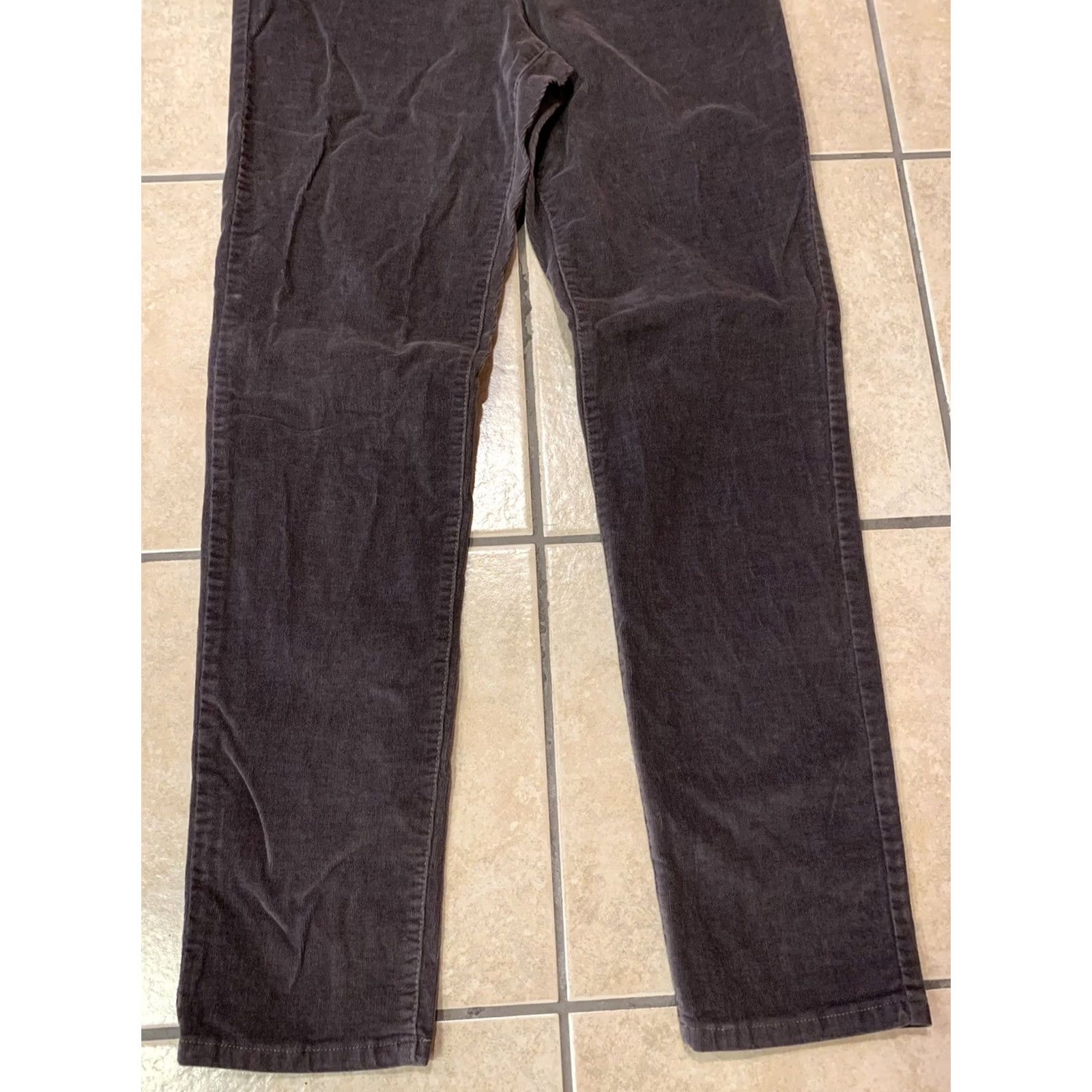 Vintage Bandolino Women's Pants Corduroy Slimming Stretch Gray 8 Regular 29x30 Lucie Skiny Jeans Belts Logo Zipper Front Flat Size 30" / US 8 / IT 44 - 4 Thumbnail