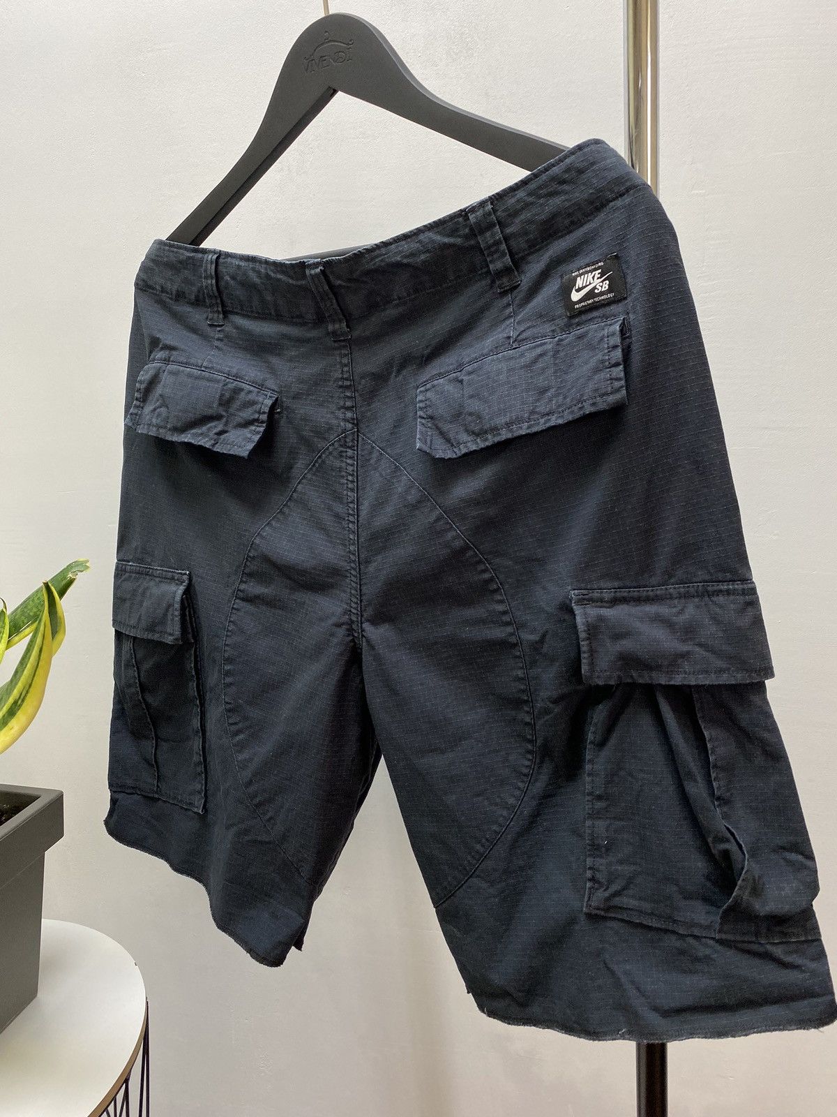 Nike Nike SB Skateboarding Cargo Black Shorts Men’s 36 Size Hype Size US 36 / EU 52 - 15 Thumbnail