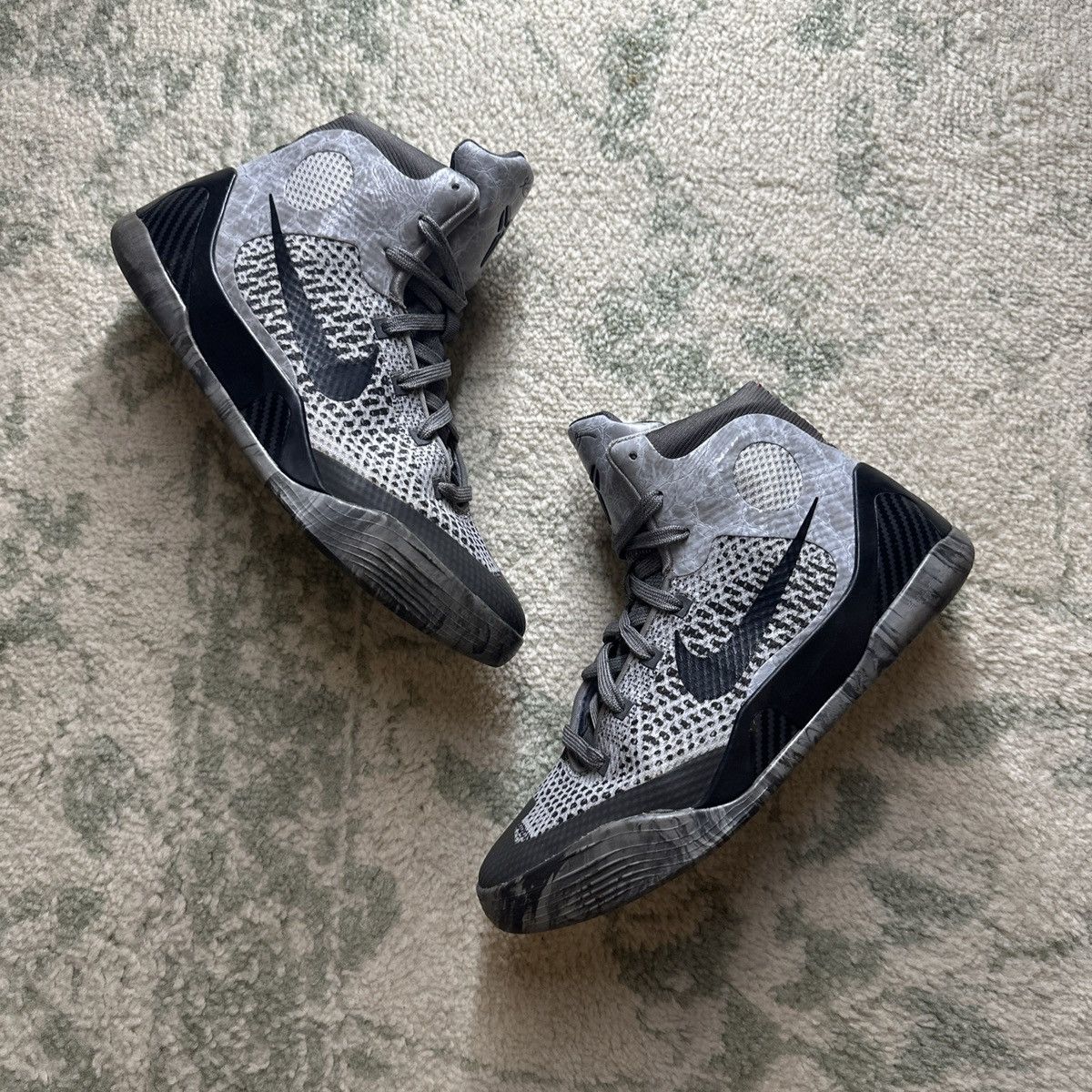 image of Nike Kobe 9 Elite Details Shoes in Grey, Men's (Size 6.5)