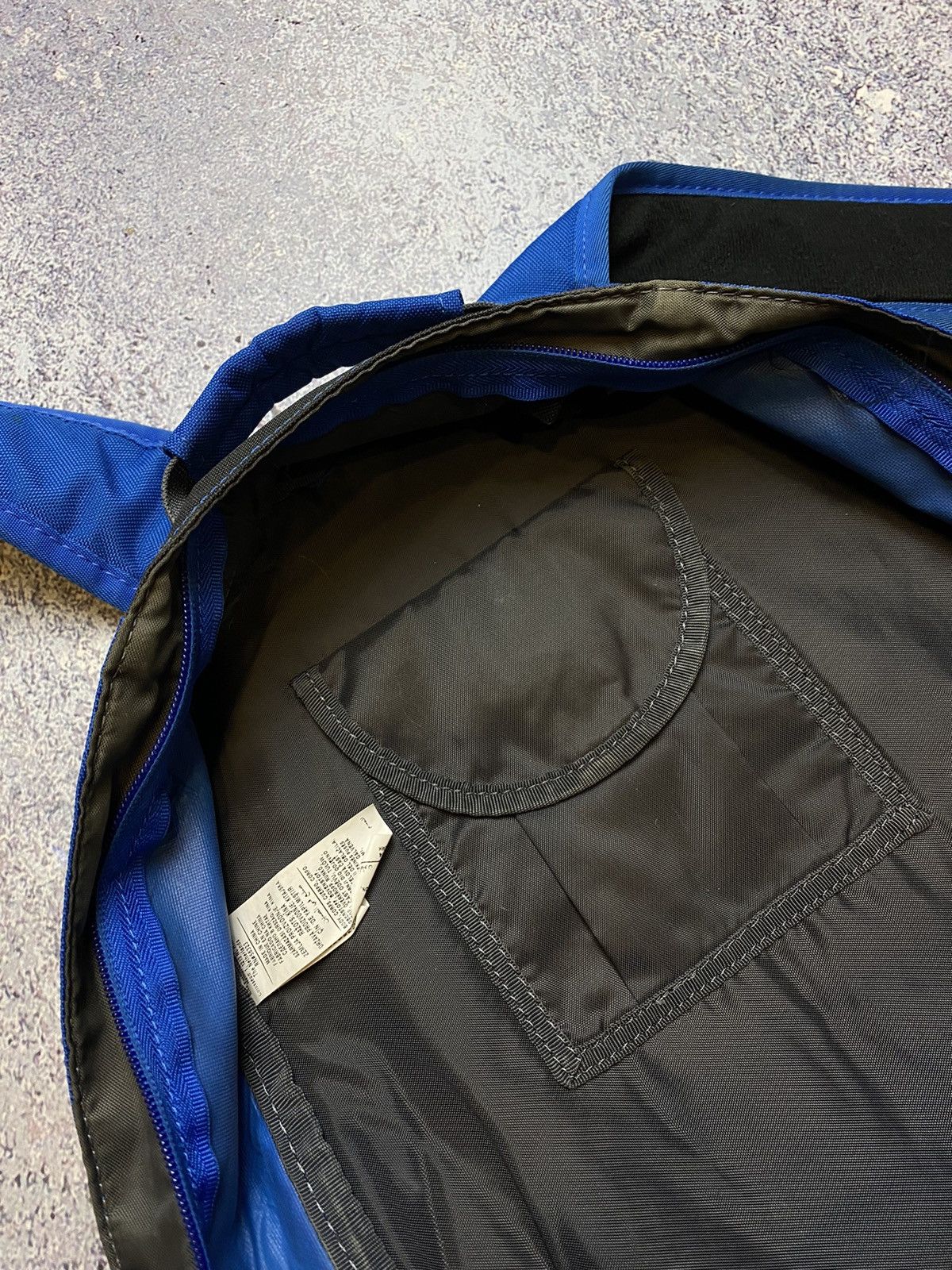 Nike × Vintage 💥VINTAGE NIKE SWOOSH BACKPACK Y2K Size ONE SIZE - 15 Thumbnail