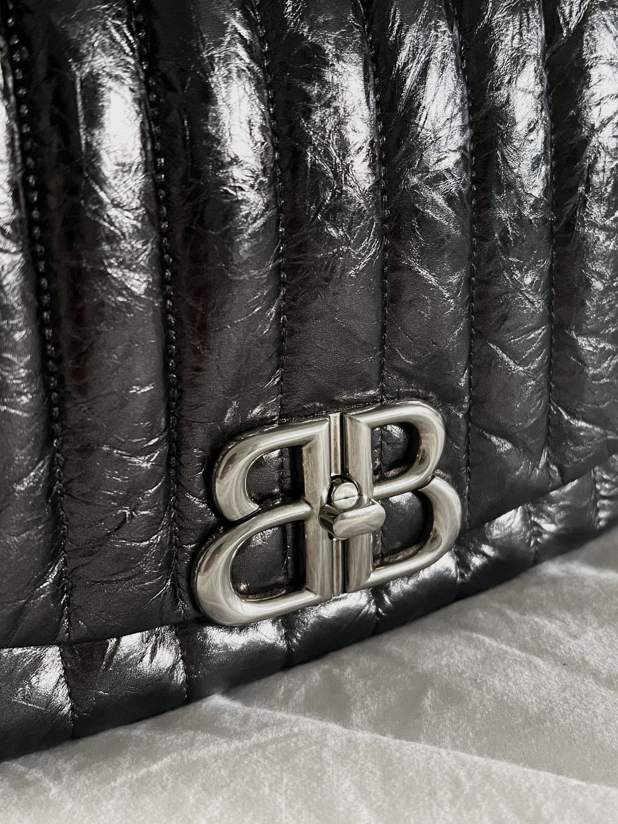 Balenciaga Balenciaga Monaco bag metallic quilted calfskin BB details. Size ONE SIZE - 13 Thumbnail
