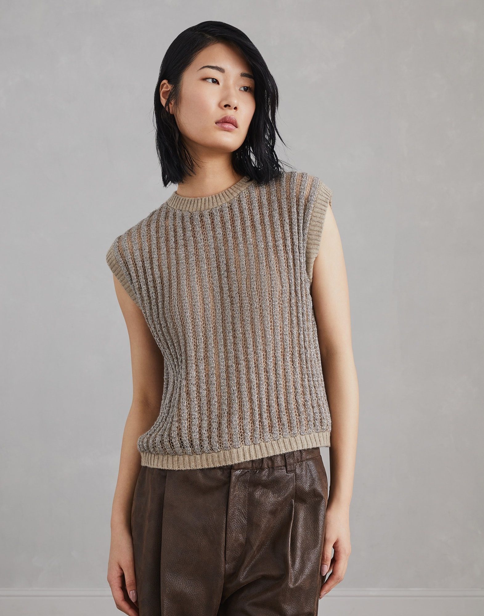 Brunello Cucinelli o1la1rc1a1025 Knitted Vest in Beige Size XL / US 12-14 / IT 48-50 - 1 Thumbnail
