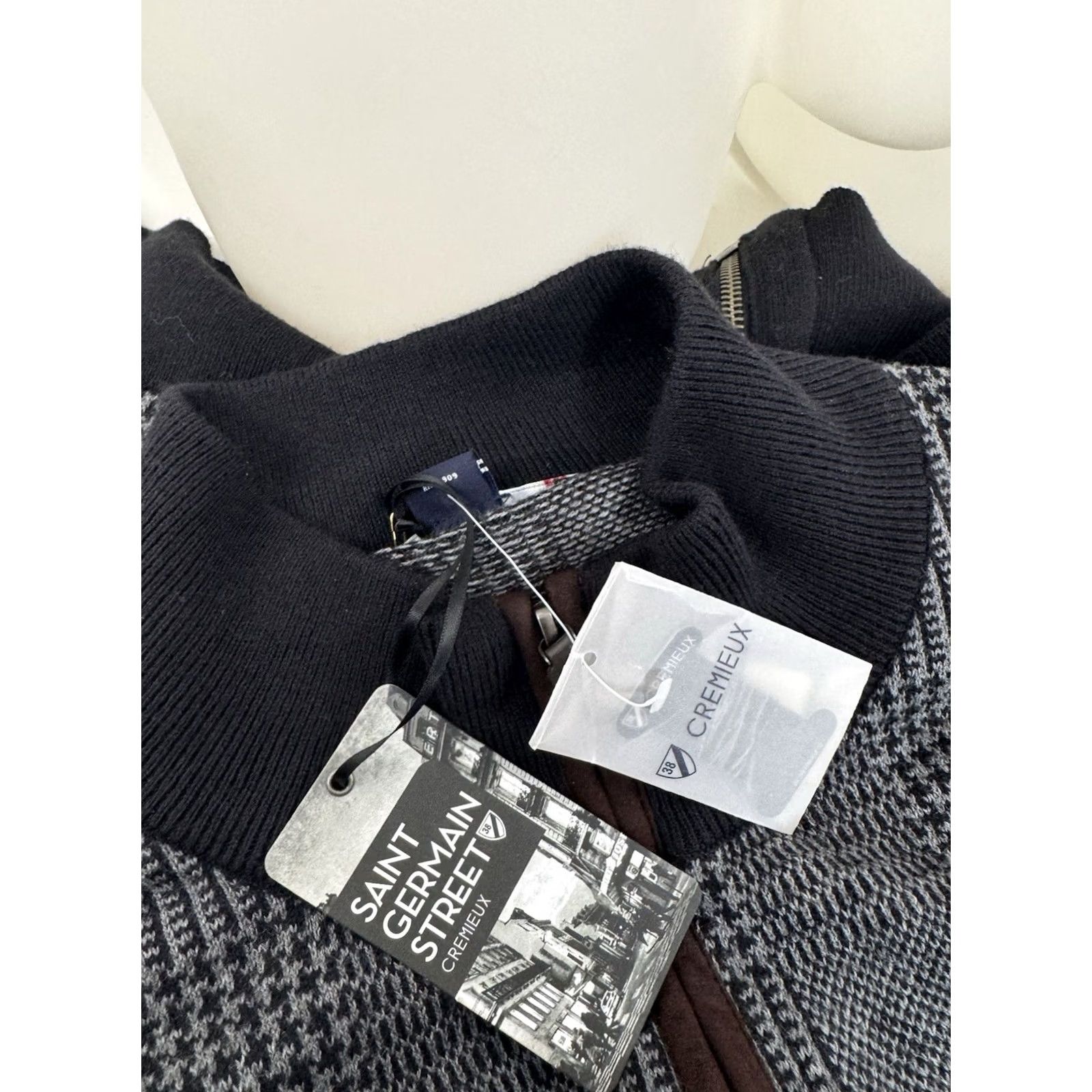 Cremieux Cremieux - NEW w TAG - CASHMERE BLEND Saint Germain Street XXL Sweater Vest Men Vintage 2XL Very Dark Blue/Gray Chest Vest Cashmere Mens 90s Style JB Size US XXL / EU 58 / 5 - 4 Thumbnail