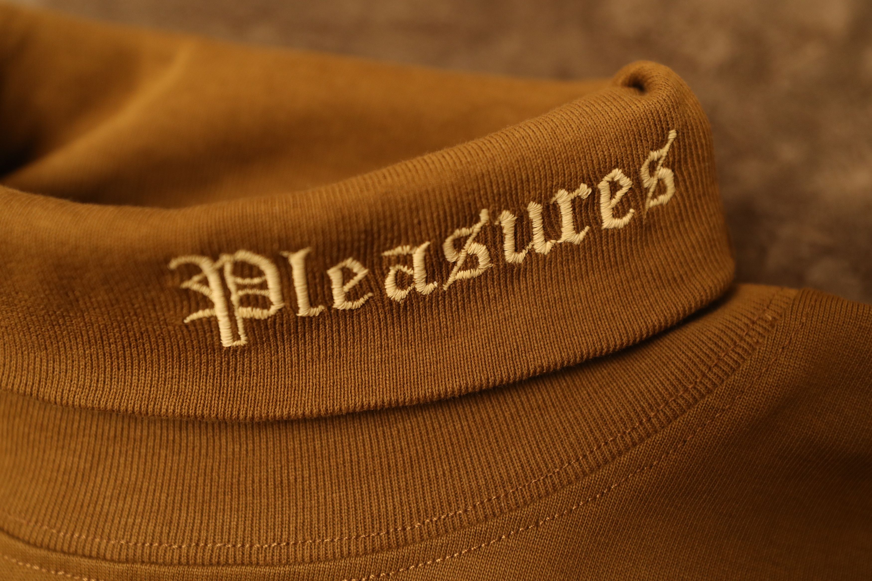 Pleasures Pleasures Guaranteed Satisfaction Turtleneck (M) Size US M / EU 48-50 / 2 - 10 Thumbnail