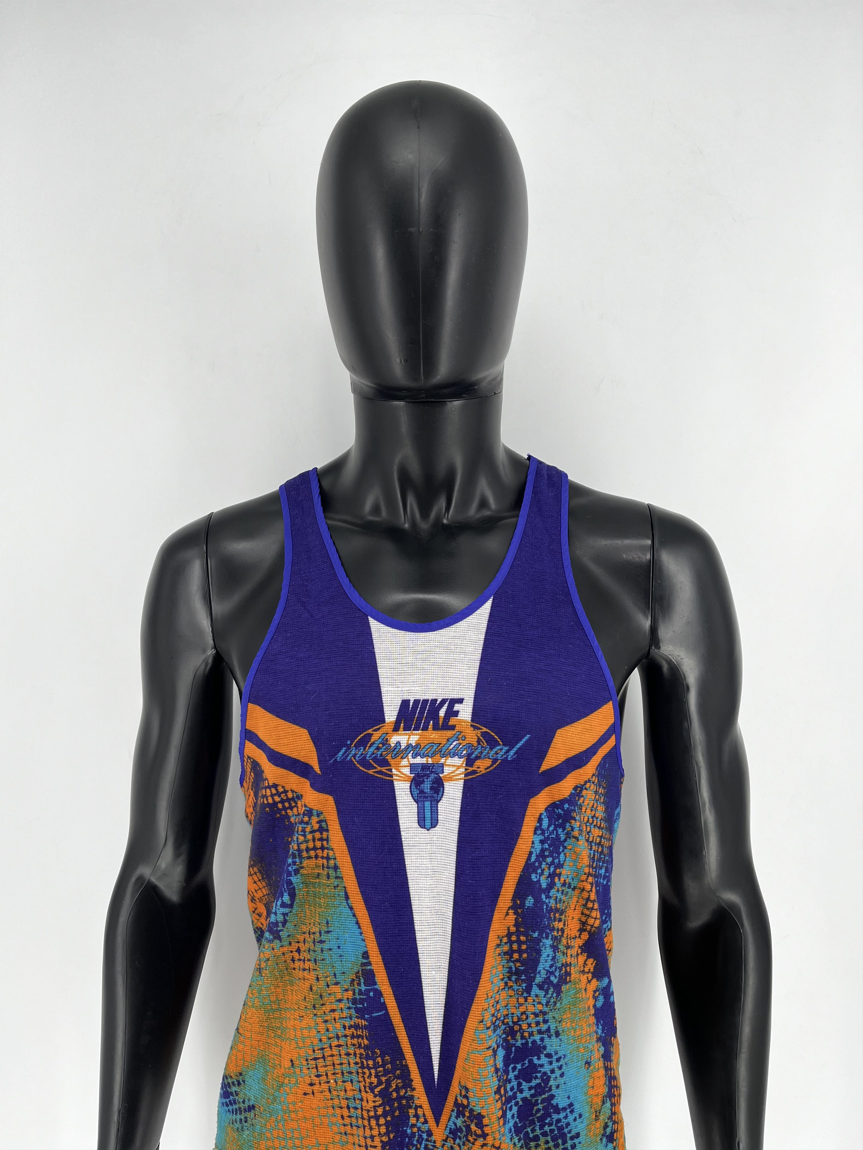 Nike × Vintage Nike International Men’s Running vest - Small. Vintage Size US S / EU 44-46 / 1 - 1 Thumbnail