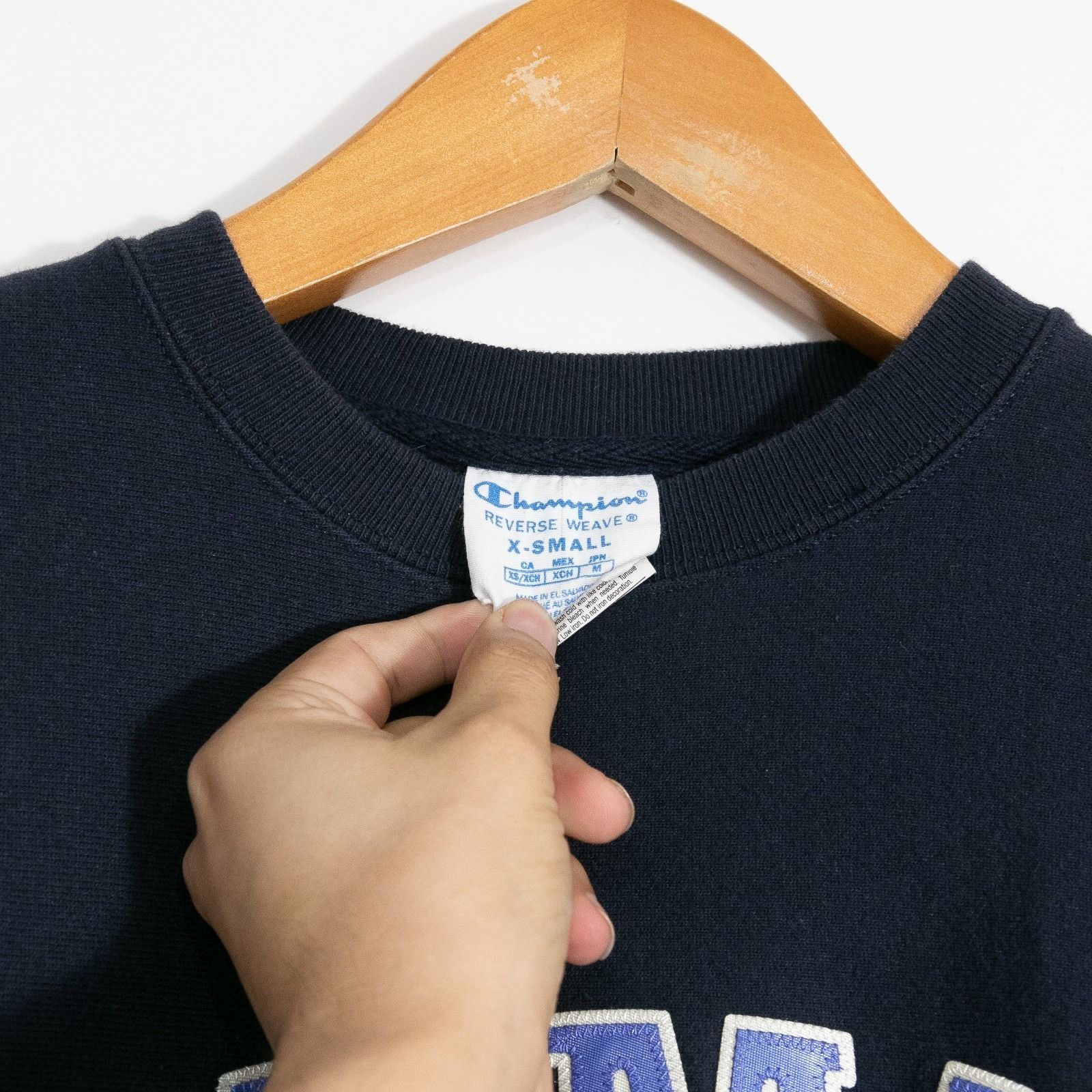 Champion MoMA Champion Reverse Weave Sweatshirt XS - Blue Distressed Size US XS / EU 42 / 0 - 5 Thumbnail
