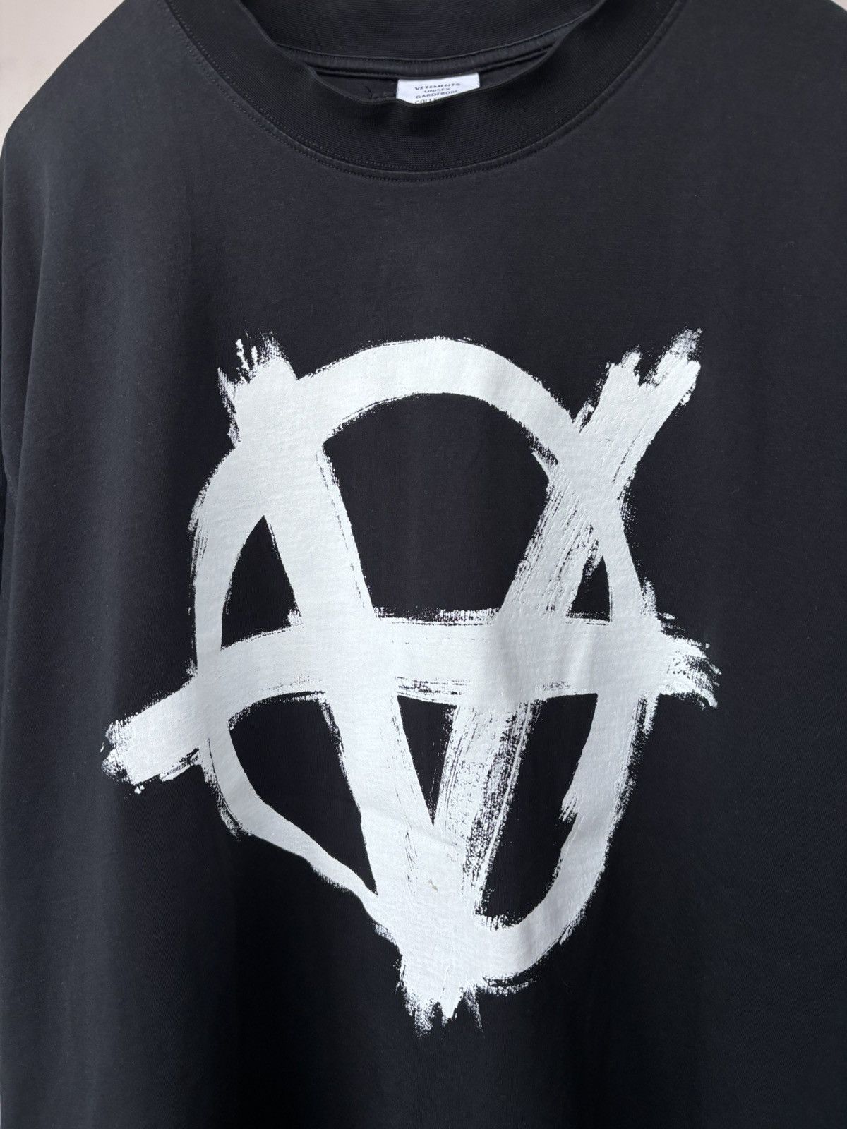 Vetements Vetements Anarchy T-Shirt Size US XL / EU 56 / 4 - 6 Thumbnail