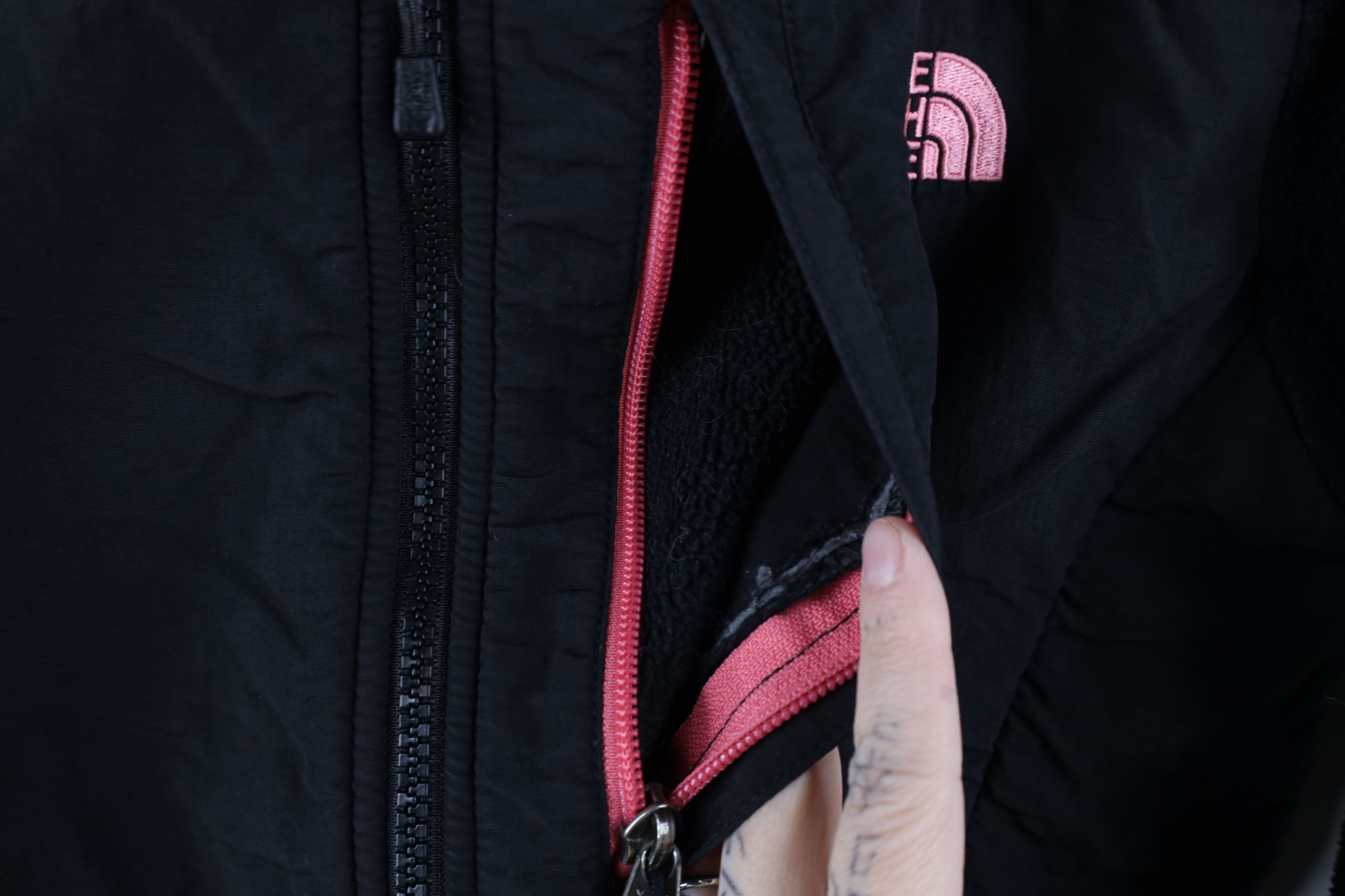 The North Face Vintage The North Face Spell Out Denali Fleece Jacket Black Size M / US 6-8 / IT 42-44 - 5 Thumbnail