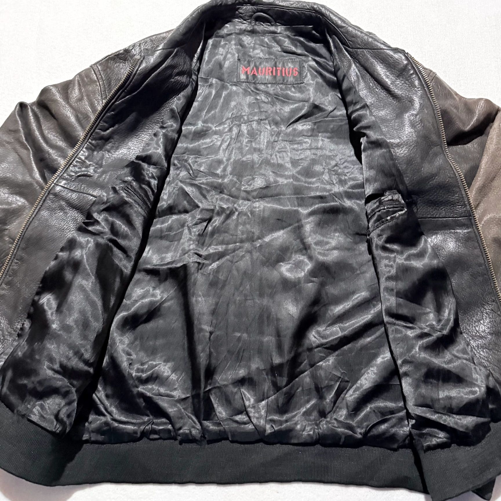 Vintage VINTAGE Mauritius Distressed Leather Full Zip Bomber Jacket Men's Black Retro Biker Jacket/Coat Size US XL / EU 56 / 4 - 3 Thumbnail