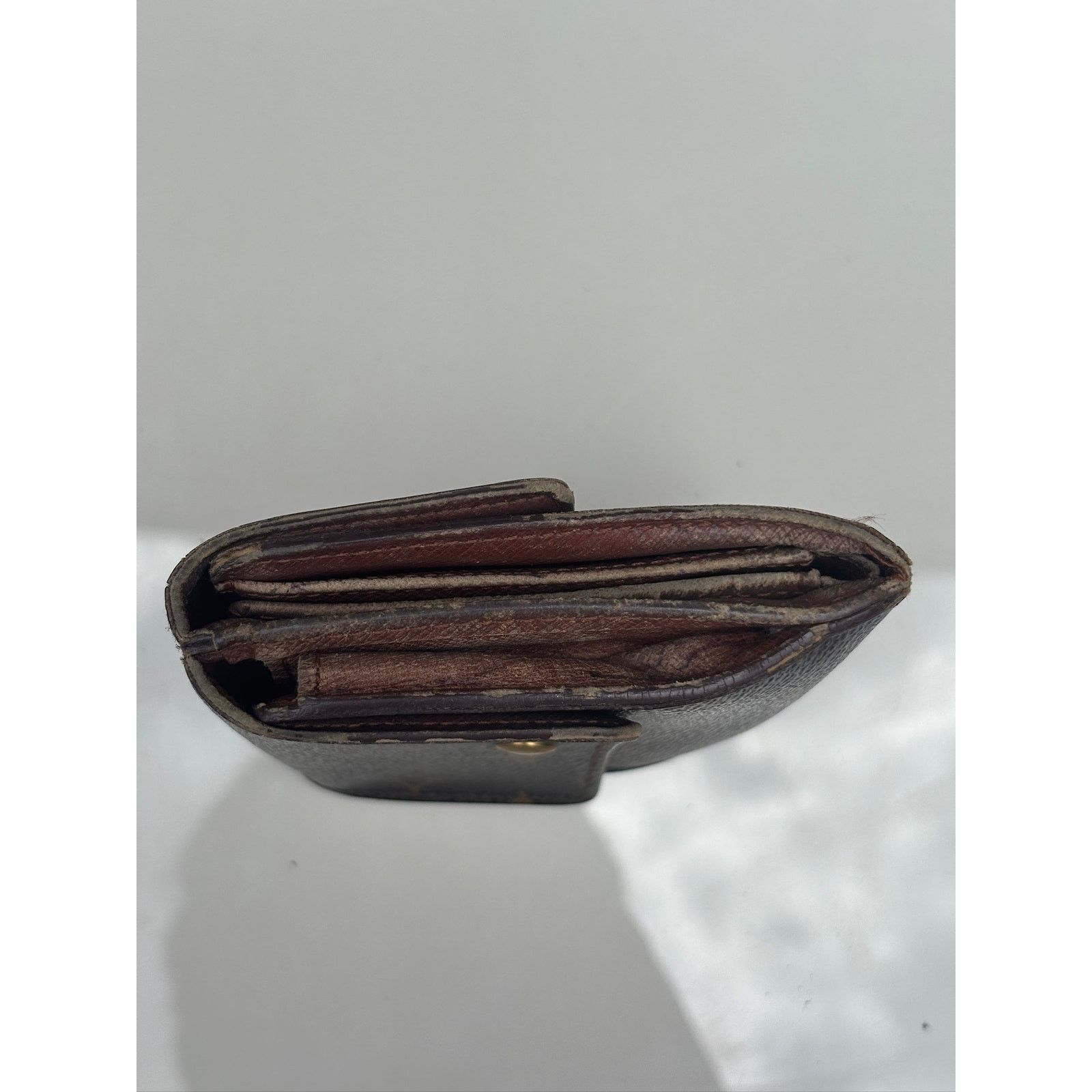 Louis Vuitton Louis Vuitton Vintage 2004 Elise Square Wallet (Read Des.) Size ONE SIZE - 13 Thumbnail