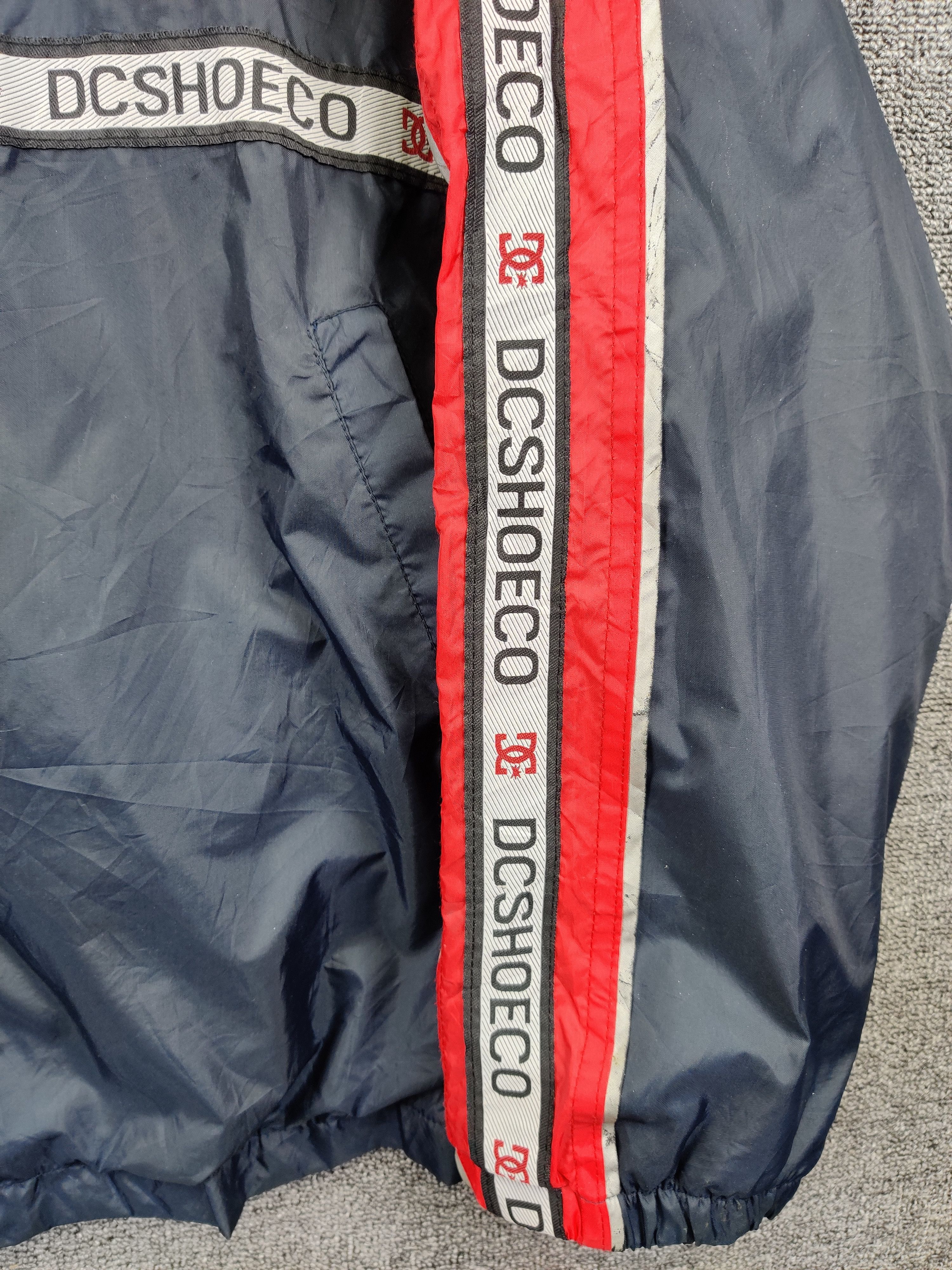 DC Vintage DC Shoe USA Embroidery Logo Windbreaker Light Jacket Size US XL / EU 56 / 4 - 10 Thumbnail