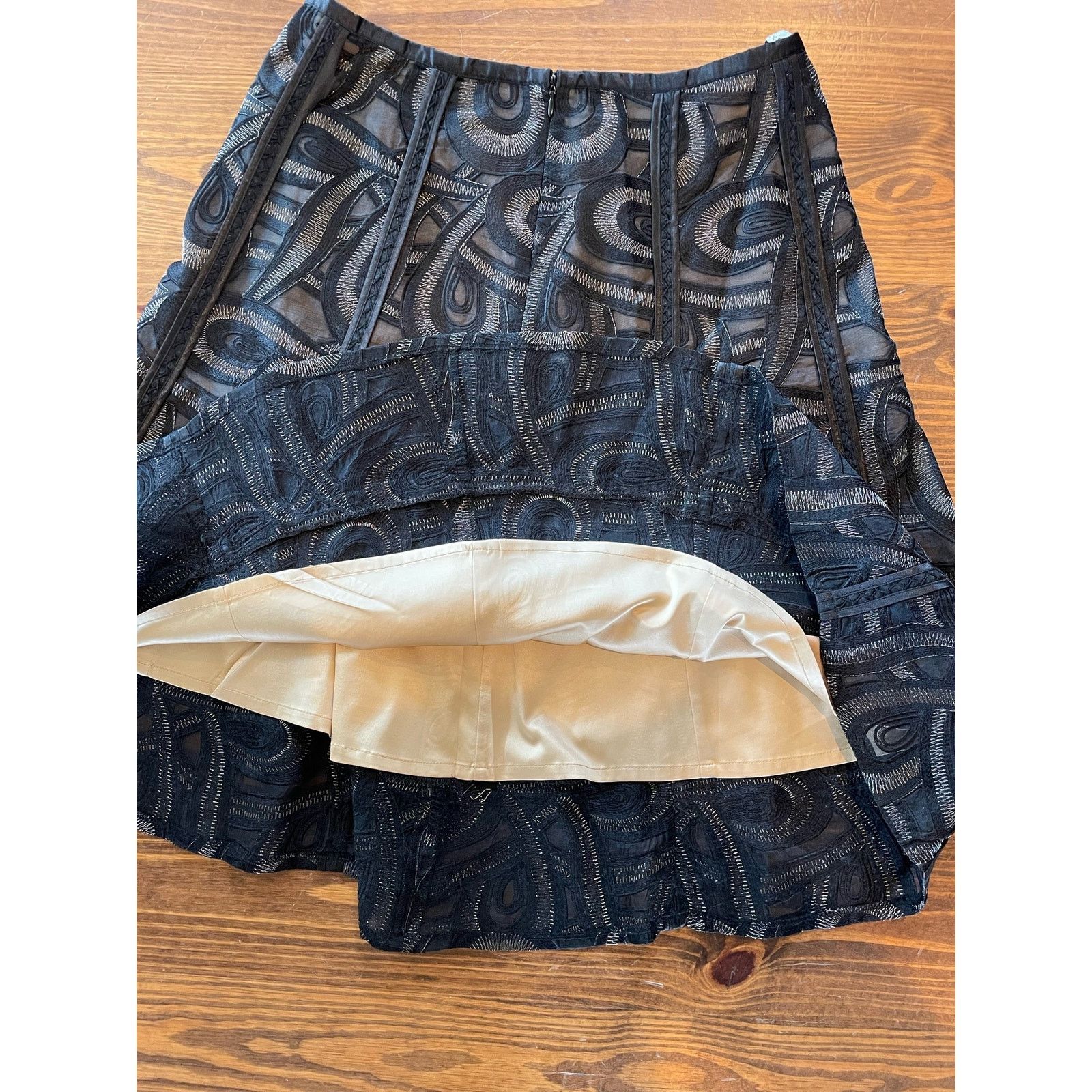 Nygard Peter Nygard 100% Silk Black & Metallic A-Line skirt, 10 Size 32" / US 10 / IT 46 - 10 Thumbnail