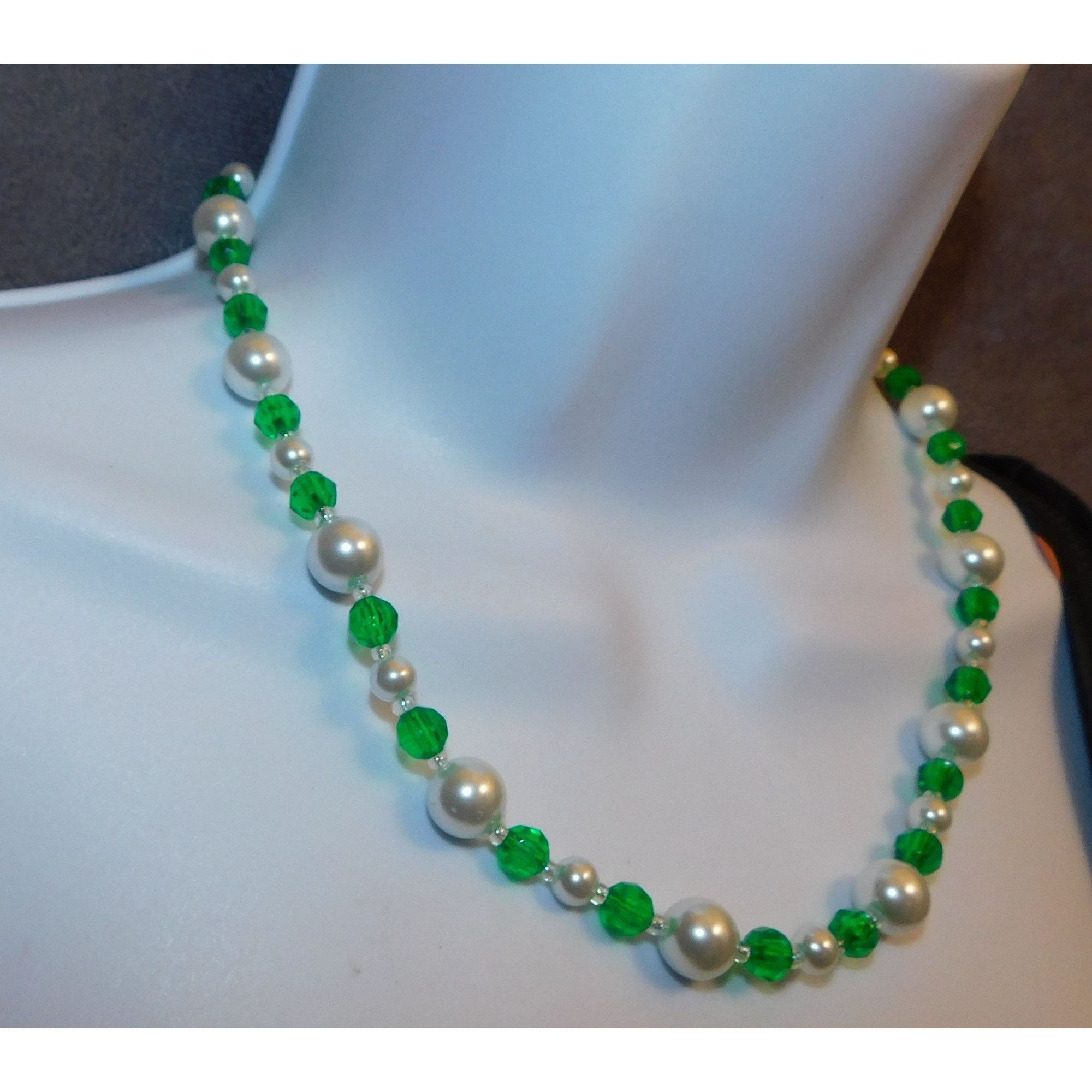 Other Green And White Beaded Necklace Size ONE SIZE - 3 Thumbnail